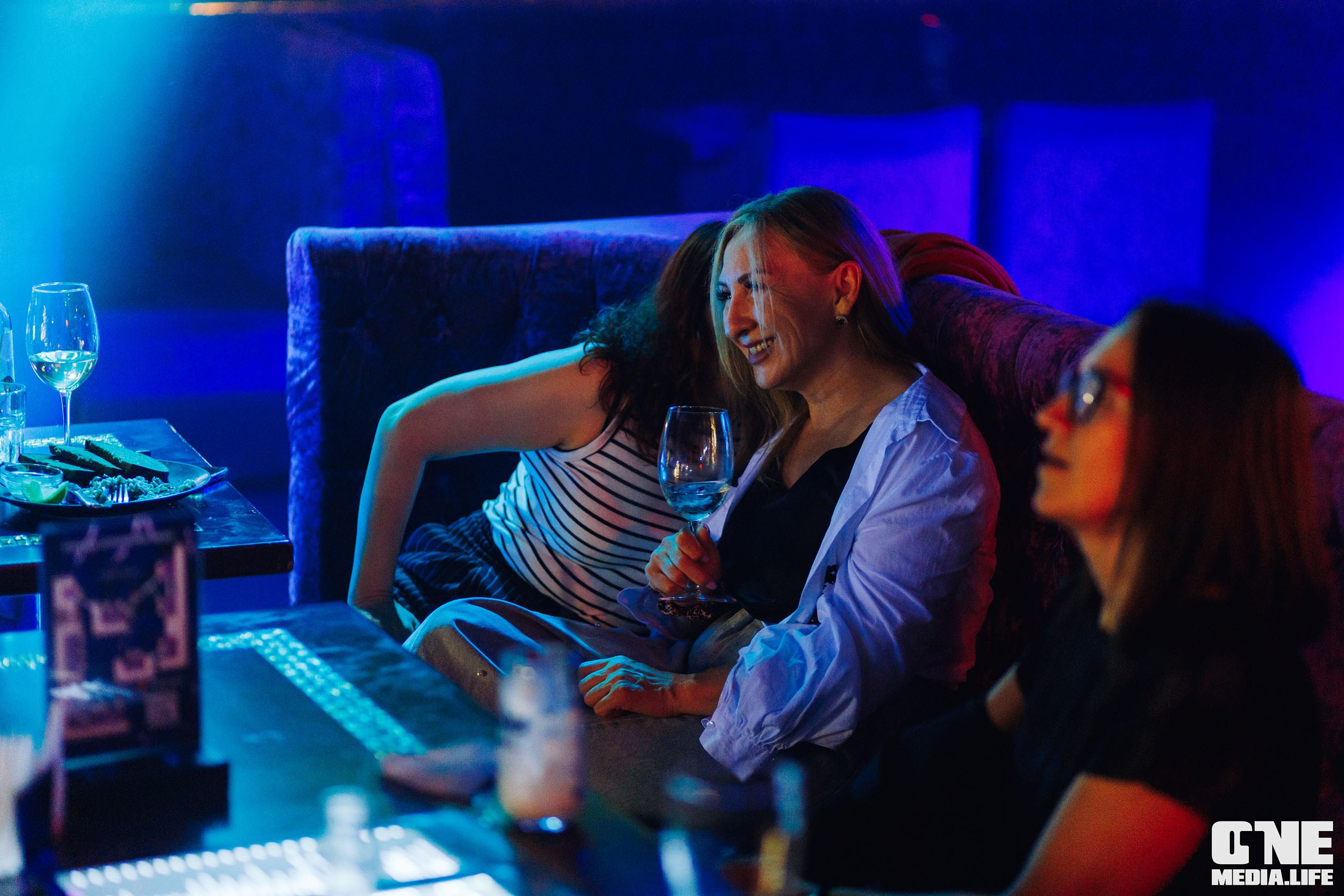 Фоторепортаж из караоке-клуба Эйфория. One Media Life: фоторепортажи, фотоотчеты с мероприятий и заведений