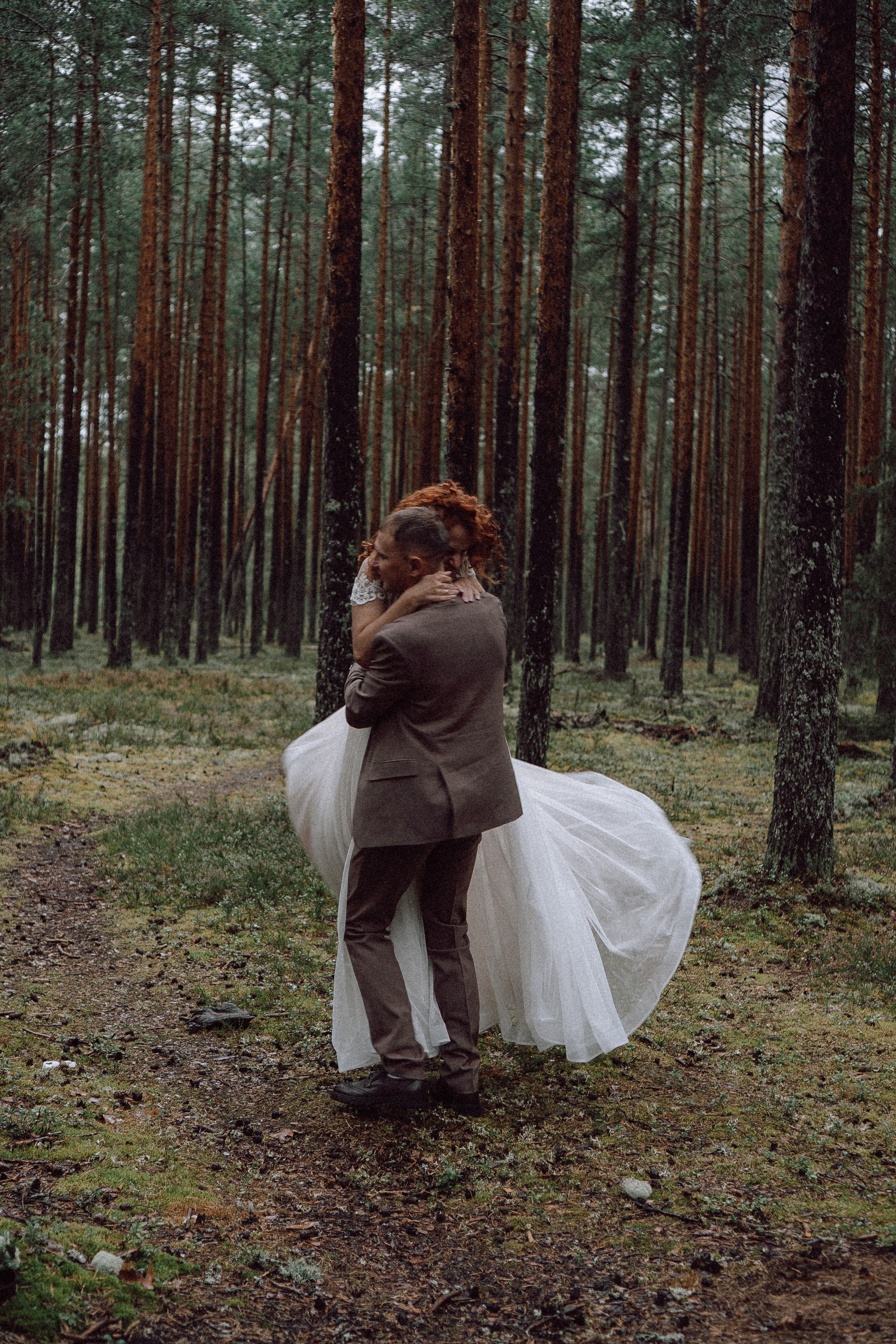 СВАДЕБНАЯ ФОТОСЕССИИЯ ПАРЫ В ГОРОДЕ ПРИОЗЕРСК В СОСНОВОМ ЛЕСУ И С ПИКАПОМ. Профессиональный фотограф, Санкт-Петербург — Виктория Богомолова