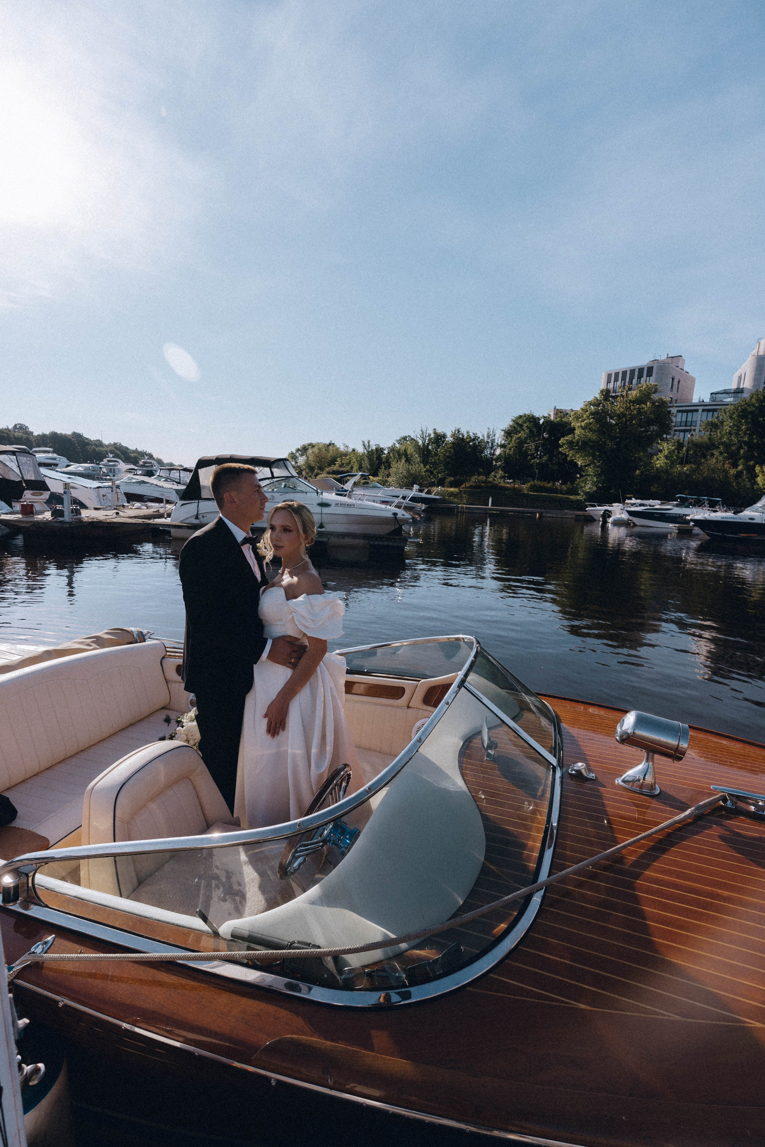 СВАДЕНБНАЯ СЬЕМКА НА КАТЕРЕ ПО КАНАЛАМ САНКТ-ПЕТЕРБУРГА И В АКВАТОРИИ НЕВЫ. Профессиональный фотограф, Санкт-Петербург — Виктория Богомолова