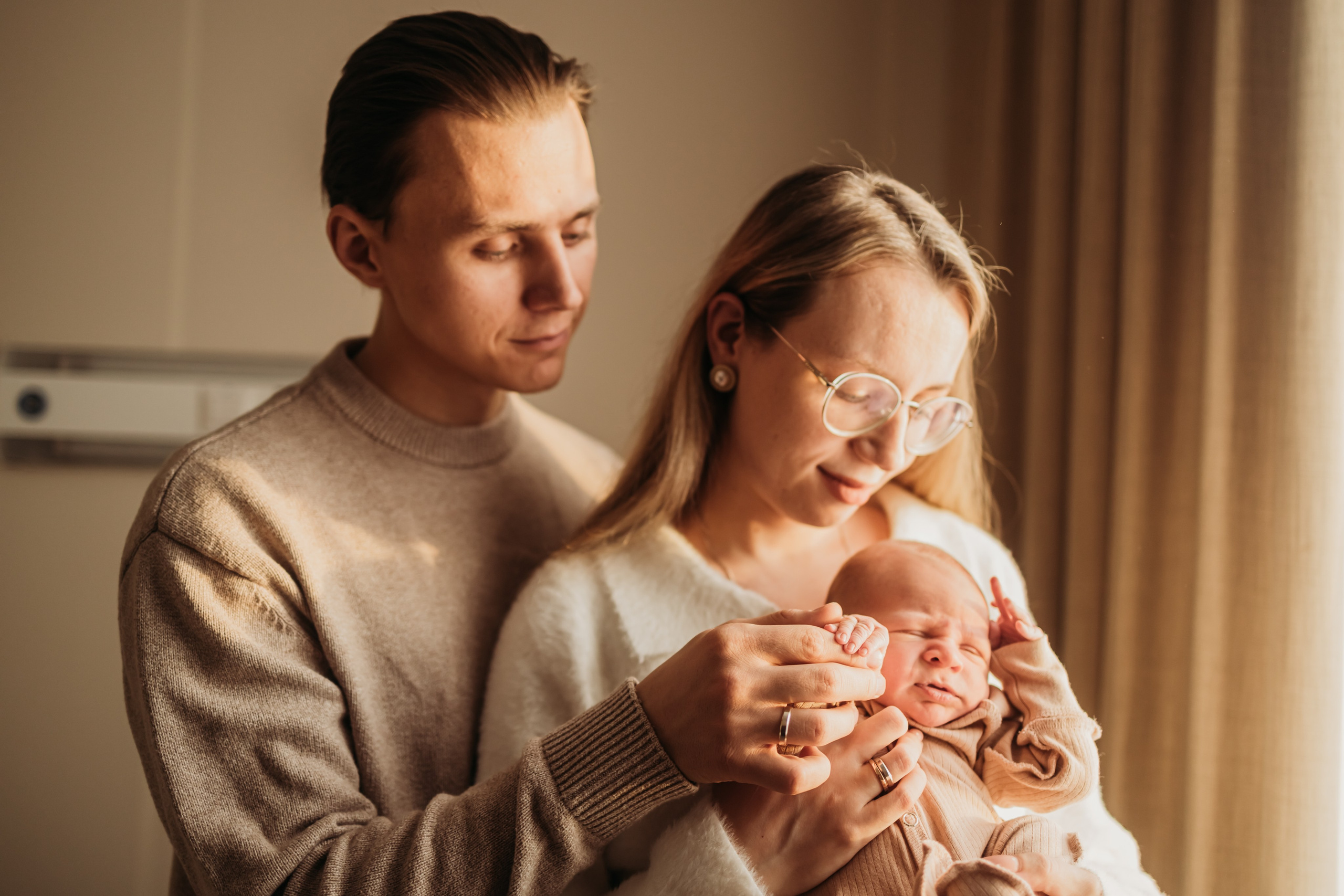 Выписка из родильного дома. Фотограф родов выписка новорожденных Санкт-Петербург