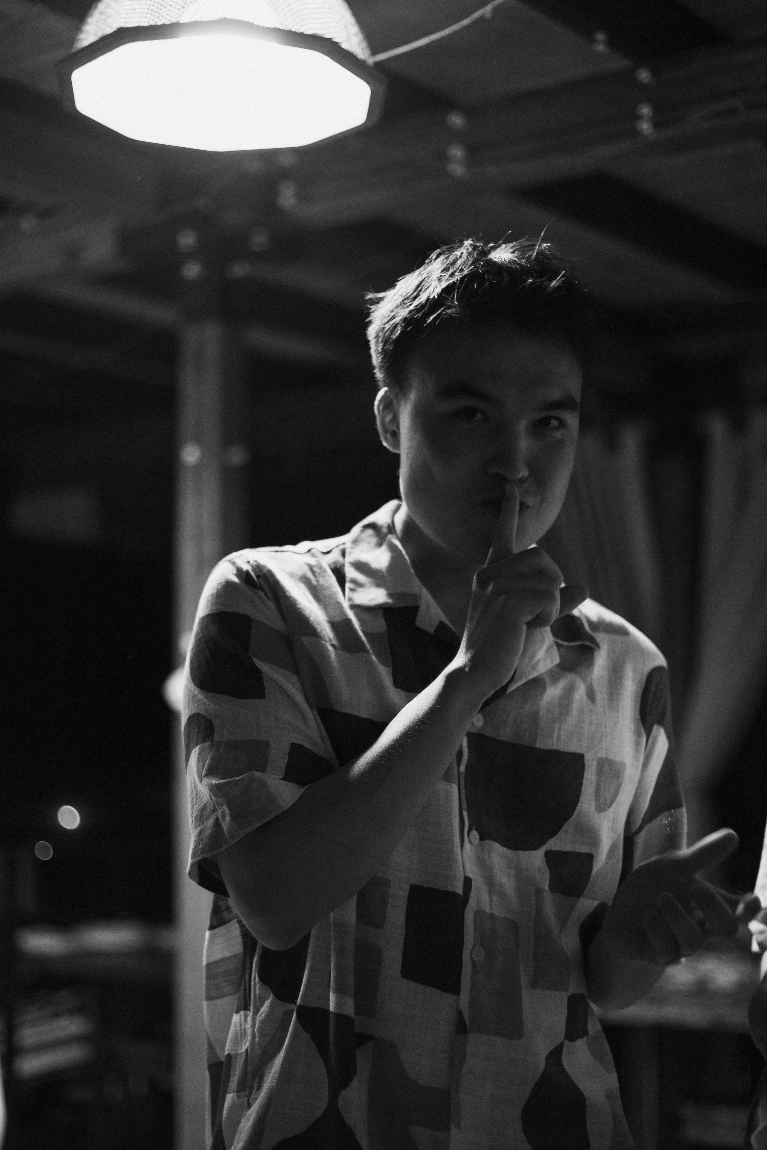 Фотосессия вечеринки у бассейна с видом на горы. Свадебный, репортажный и портретный фотограф Сочи, Краснодар. Александра Зайцева