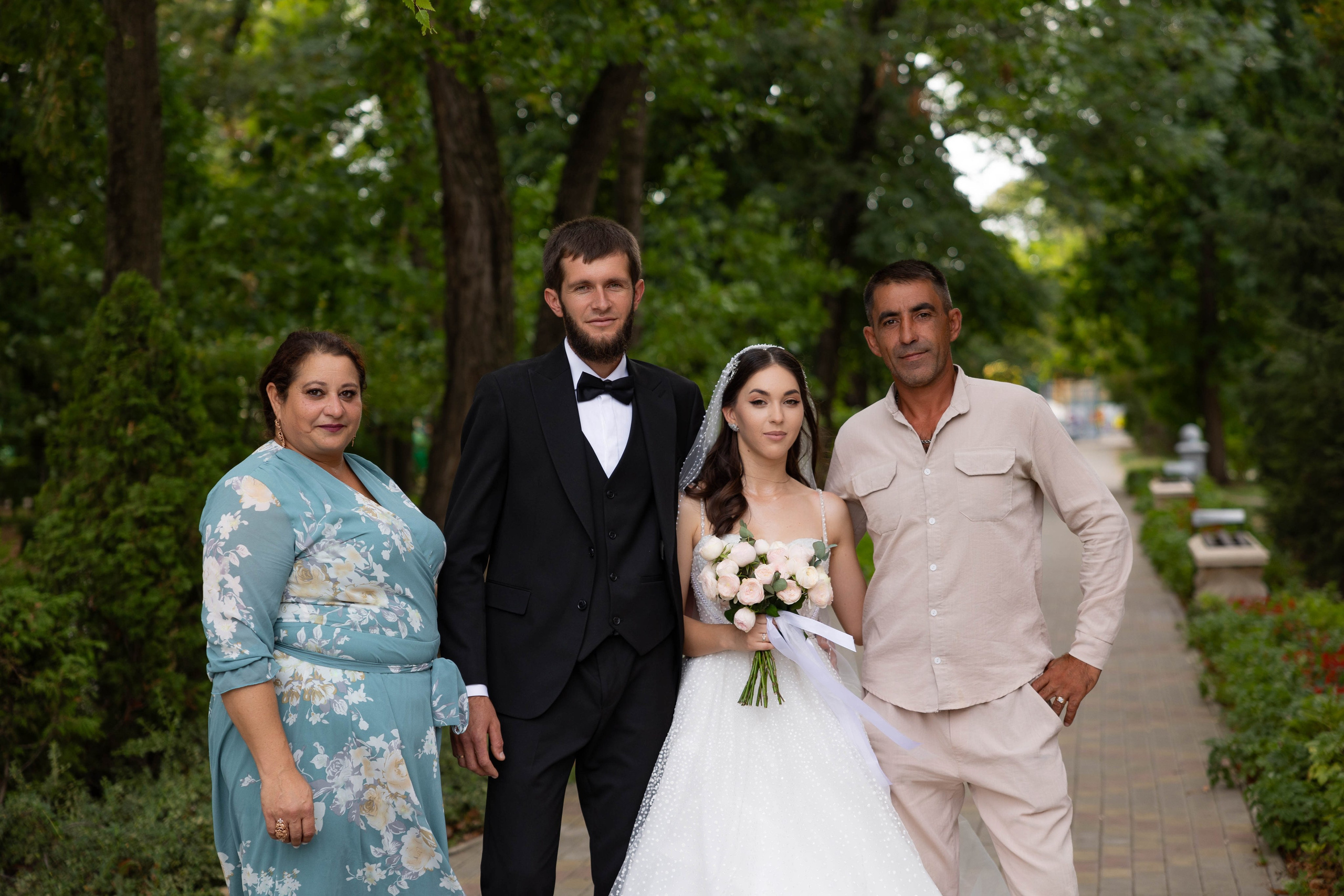 Милана и. Видеосьемка, фотосьемка свадеб, юбилеев, утренников в Краснодарском кр