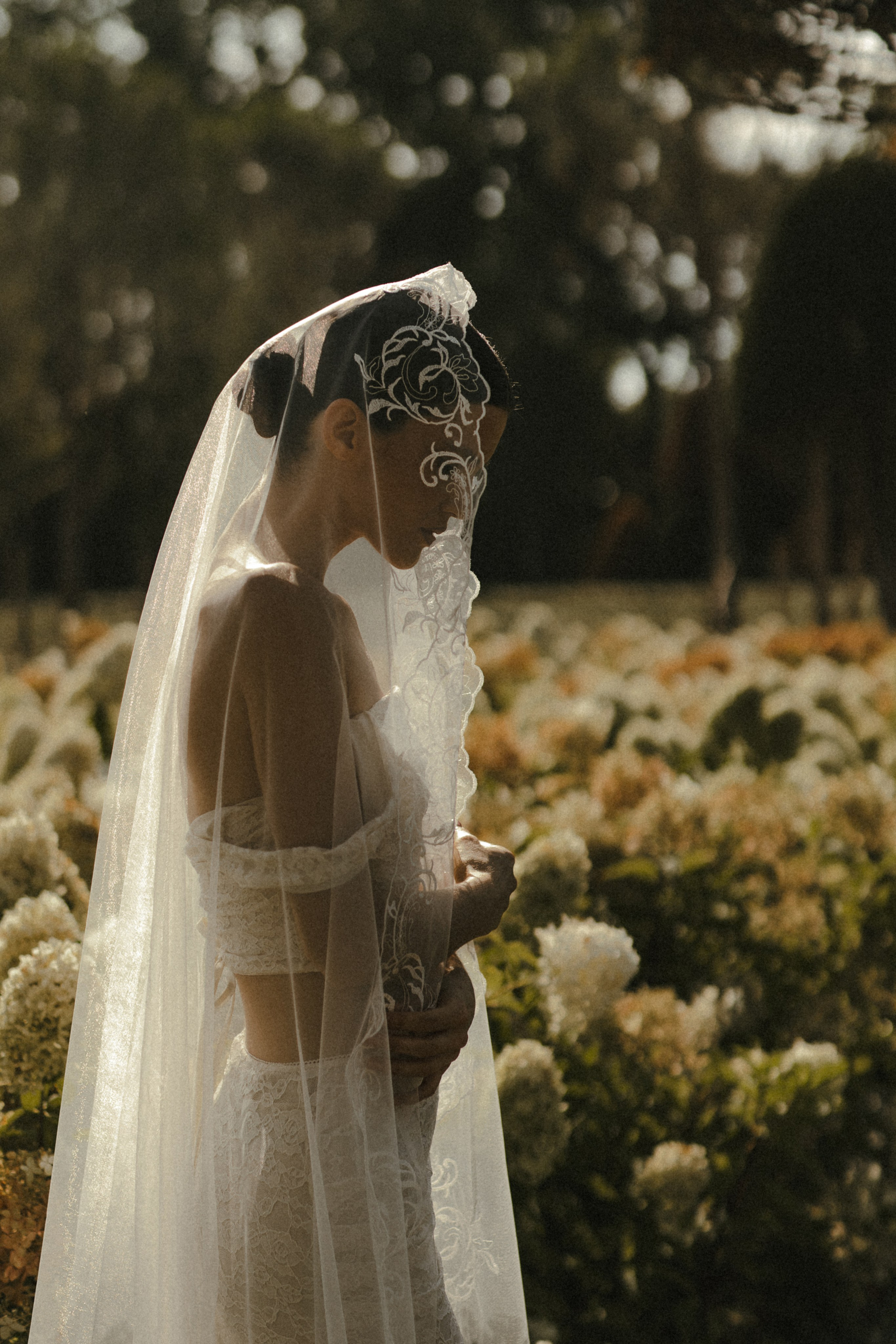 Нежное утро невесты в парке. Свадебный фотограф в Краснодаре и по всему ЮФО и Миру Ольга Гусева