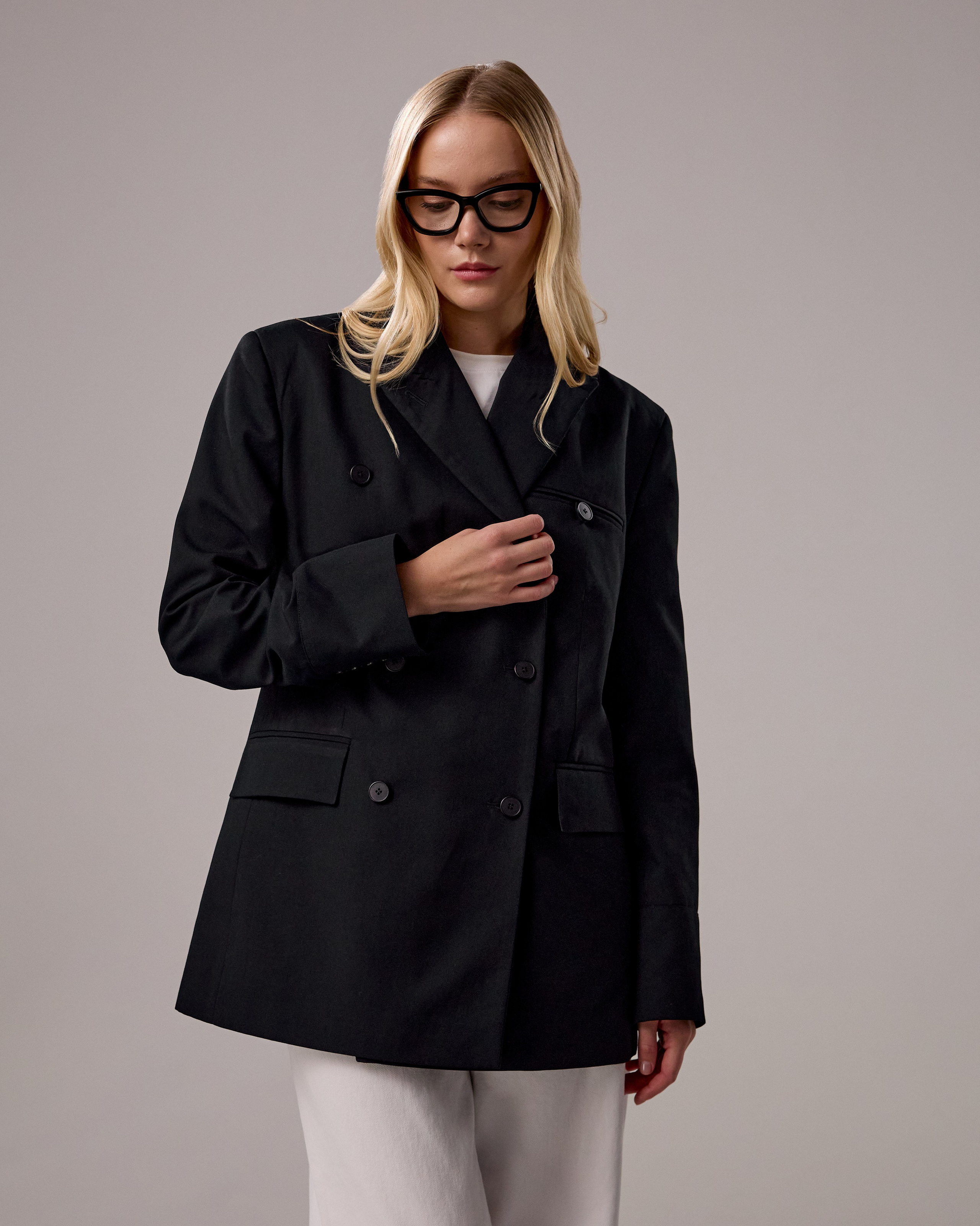 Raevanna. Святослав Лебедев | Рекламный фотограф — Коммерческая съемка, Арт-дирекшн, AI-интеграция