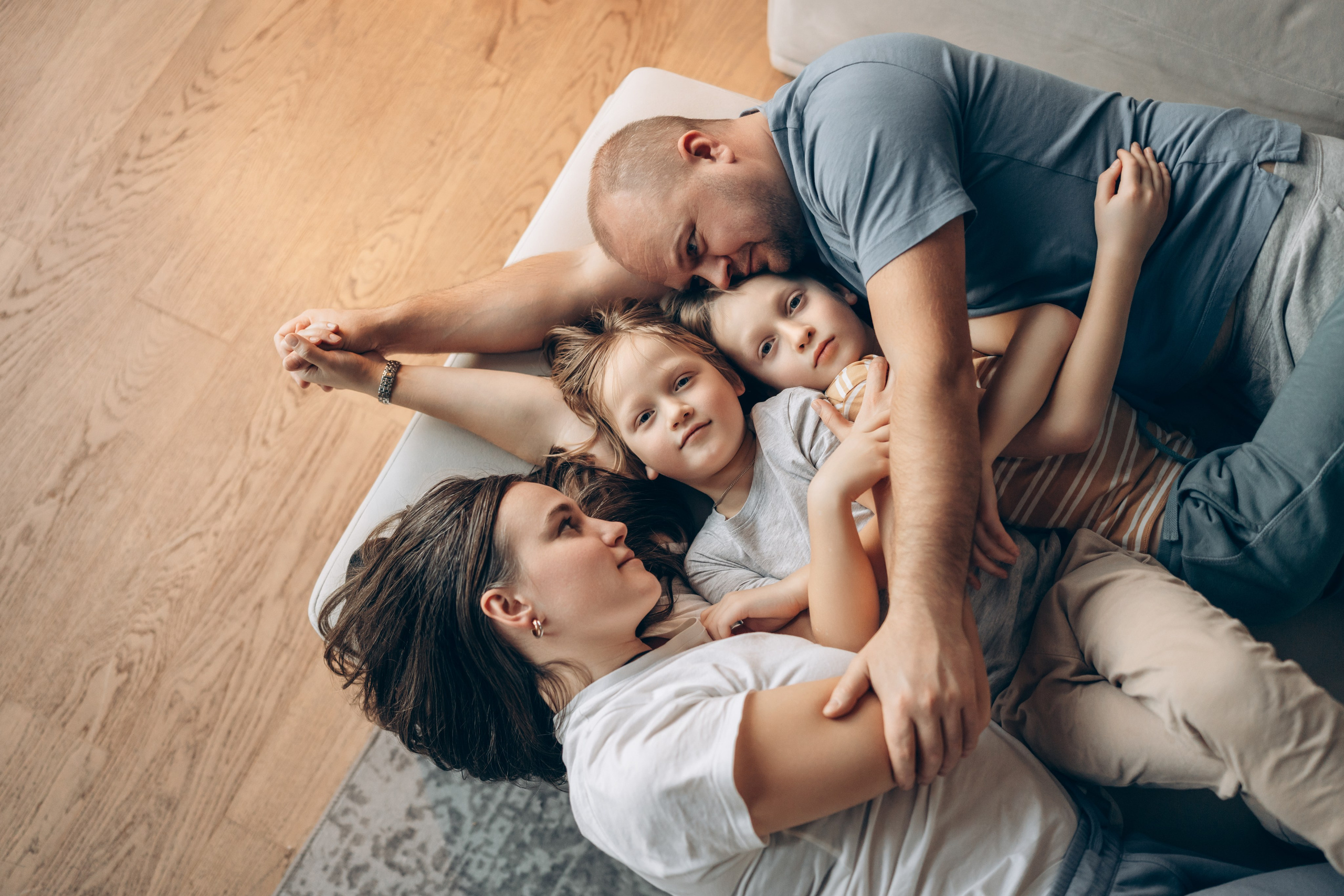 Семейная фотосессия в студии. Детский, семейный и ньюборн фотограф в Москве Юлия Шуарт