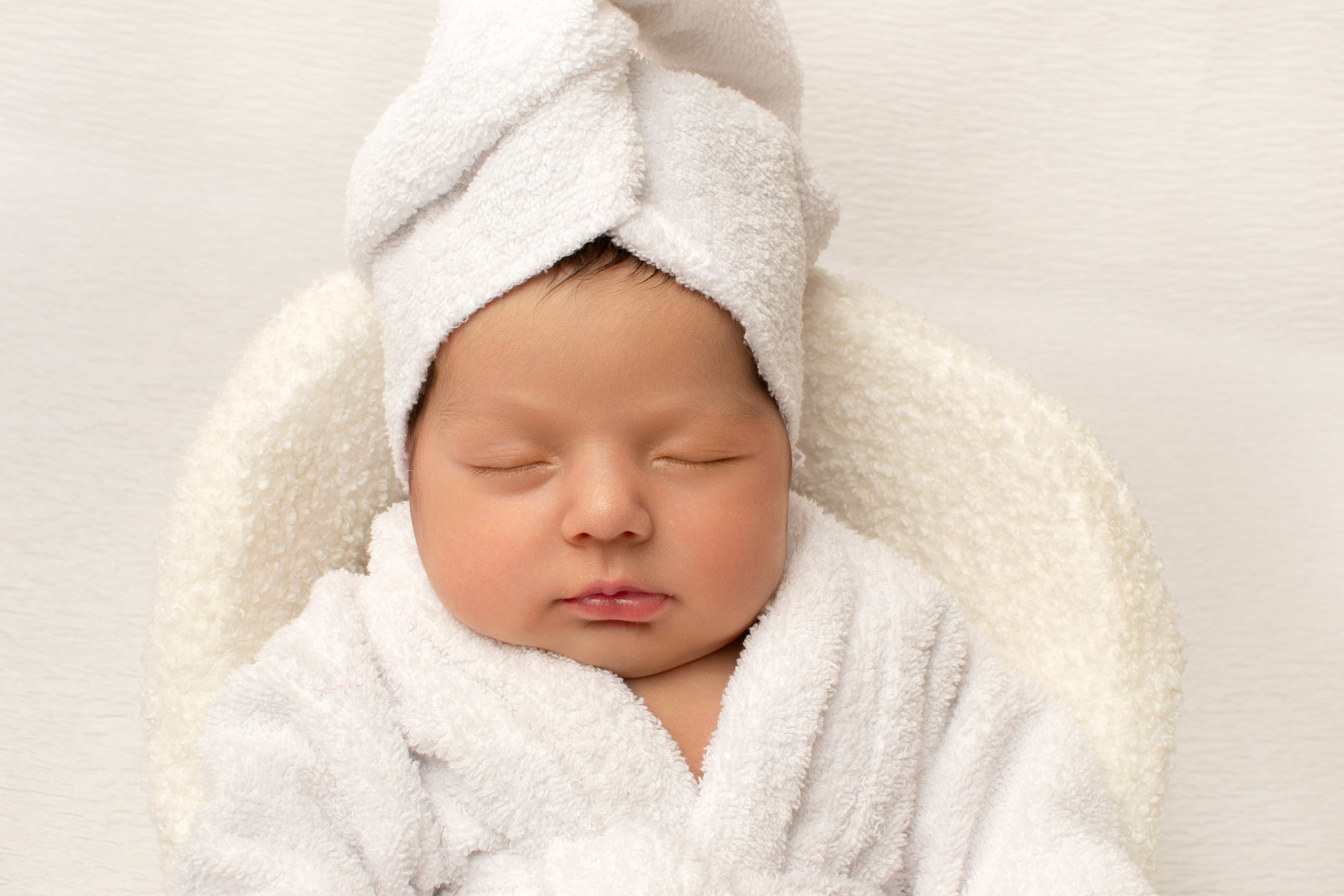 NEWBORN. Professional Worldwide Retoucher Retouch.Allusory