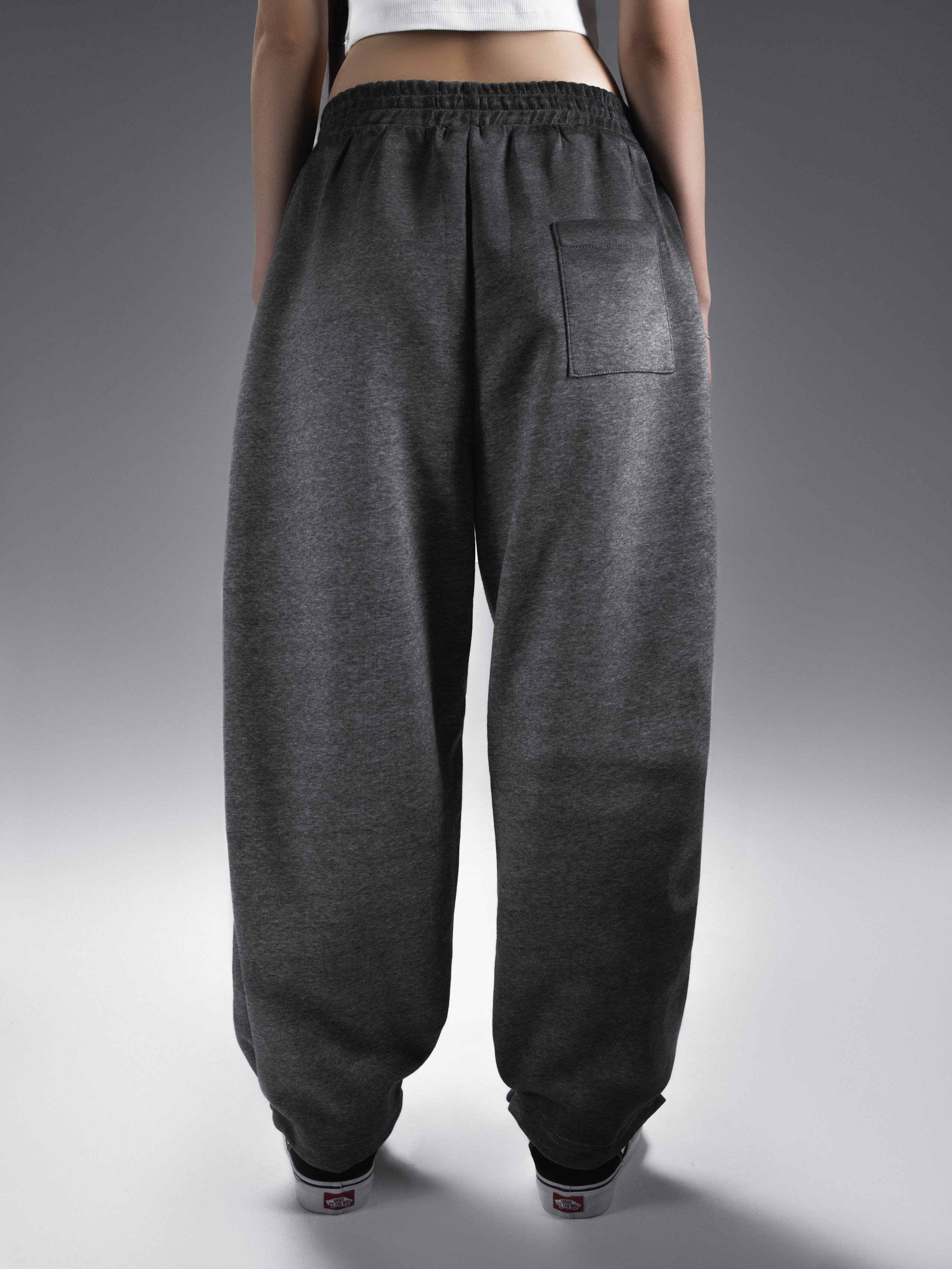 КАТАЛОГ | серый фон. RUNA production — стильные съемки для брендов