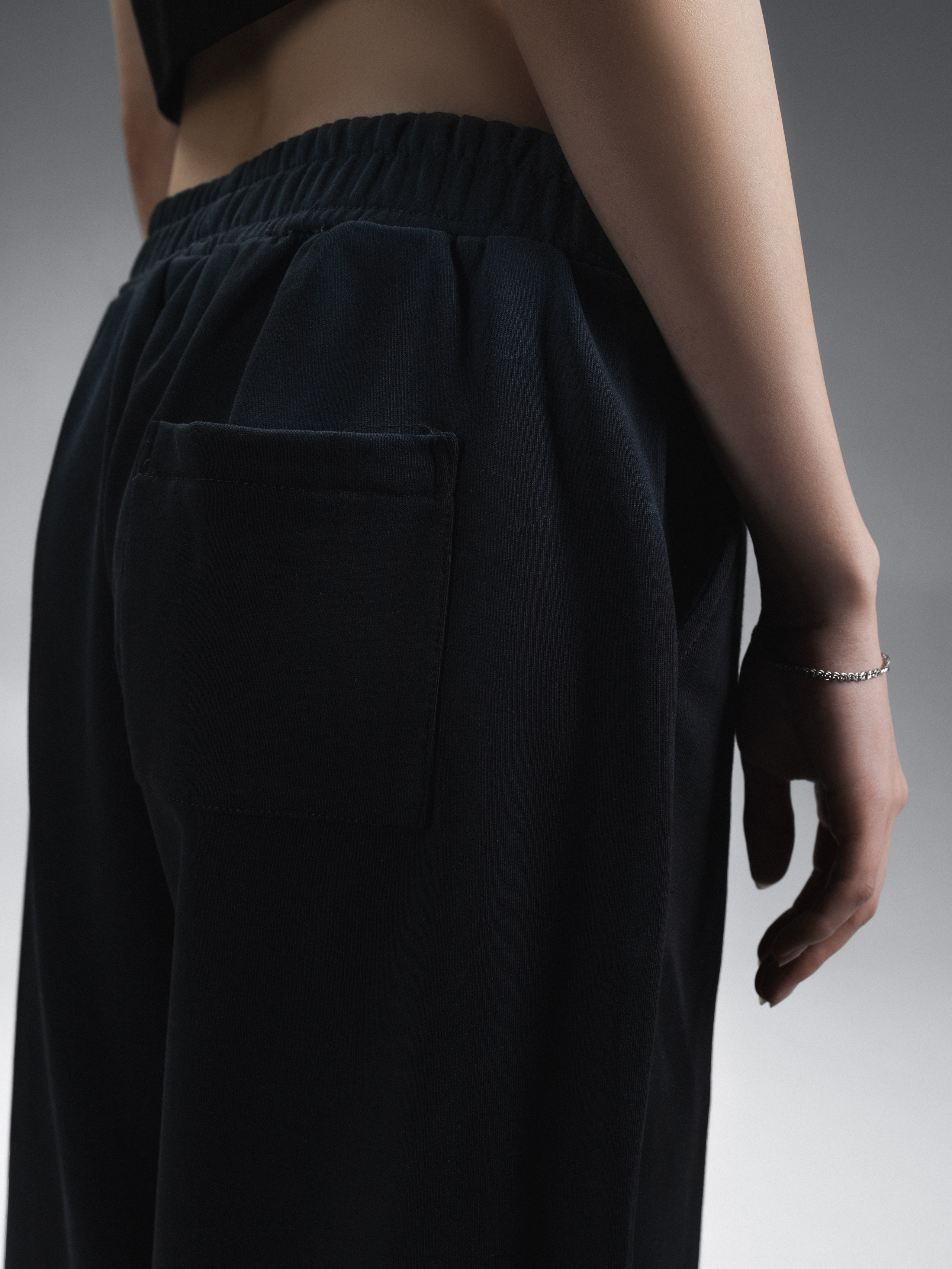 КАТАЛОГ | серый фон. RUNA production — стильные съемки для брендов