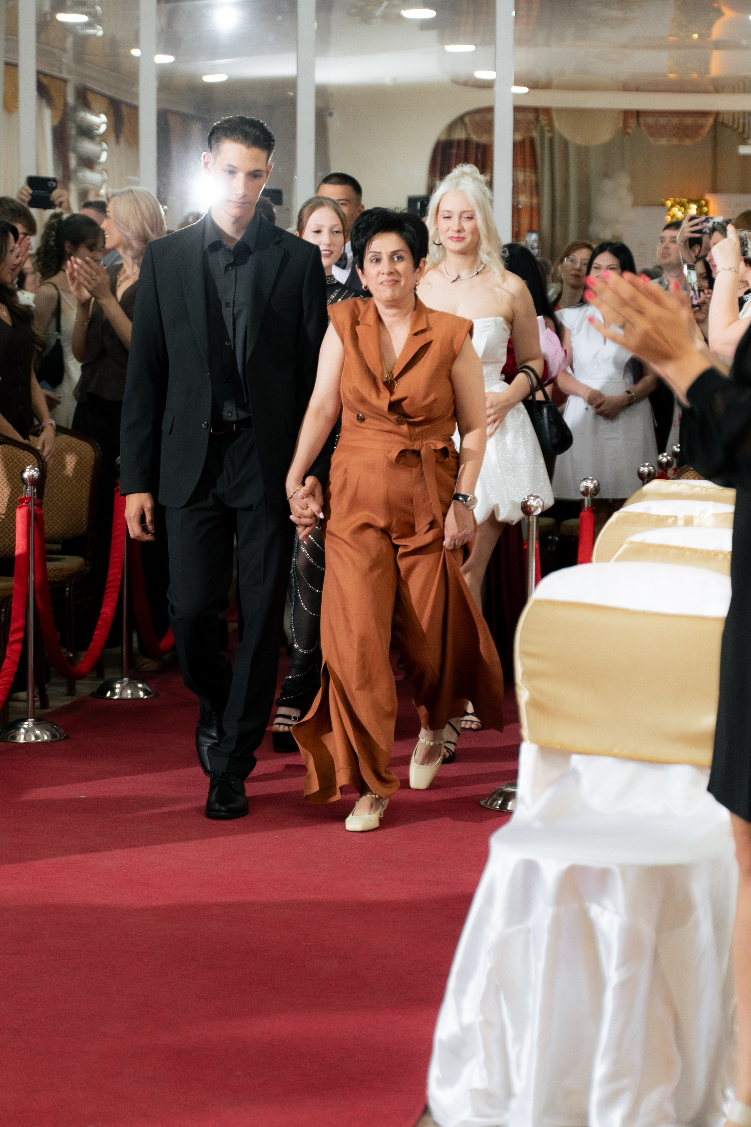 40 Школа 11 класс вручение аттестатов. Выпускные альбомы Натальи Бутко: Новороссийск, Анапа, Геленджик