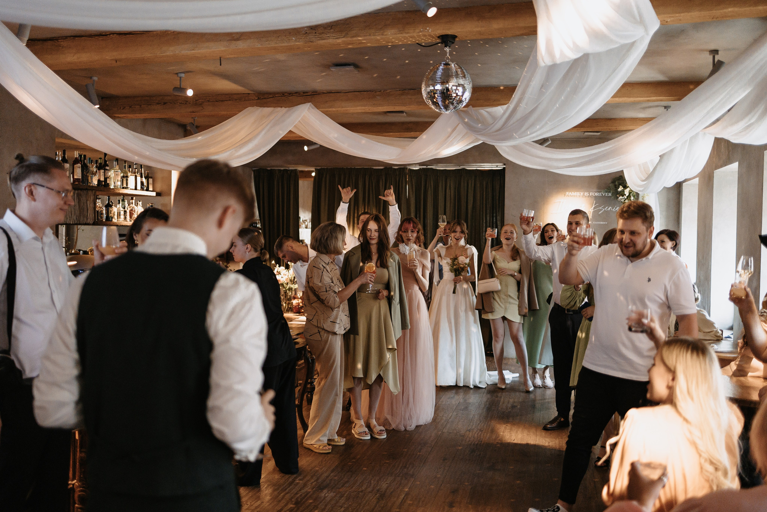 Илья и Ксюша (2024). Свадебный и семейный фотограф в Москве Яна Шувалова