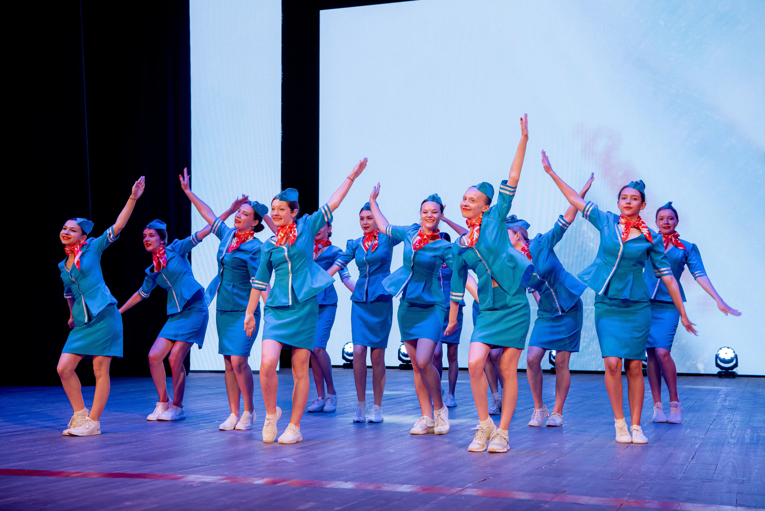 30 Школа. Вручение и Банкет. ДК Юбилейный и Банхоф. Фотограф в Волгограде и Волжском Александр Горбань