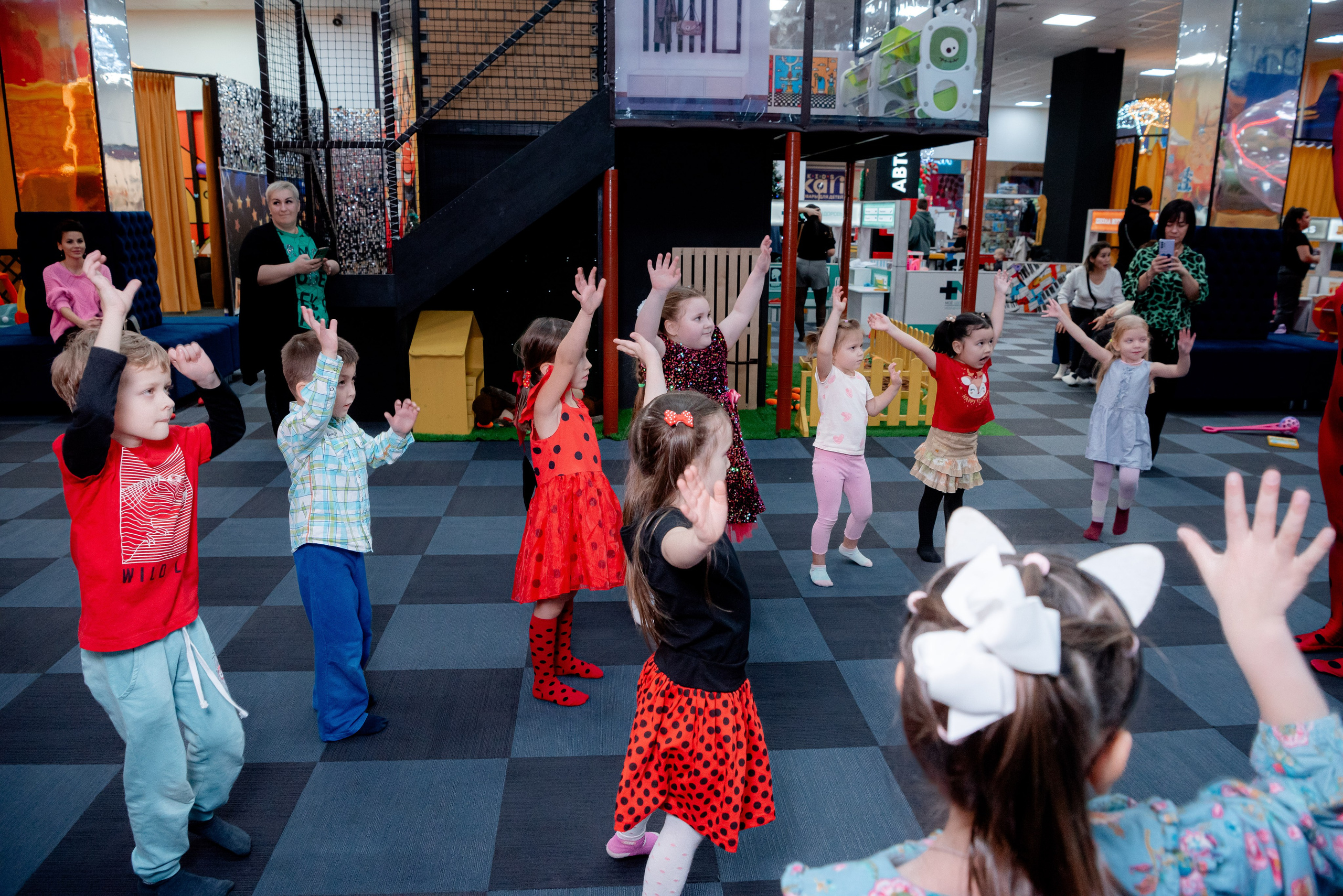 ДР в Локо Мотив Аниматоры Леди Баг. Фотограф в Волгограде и Волжском Александр Горбань