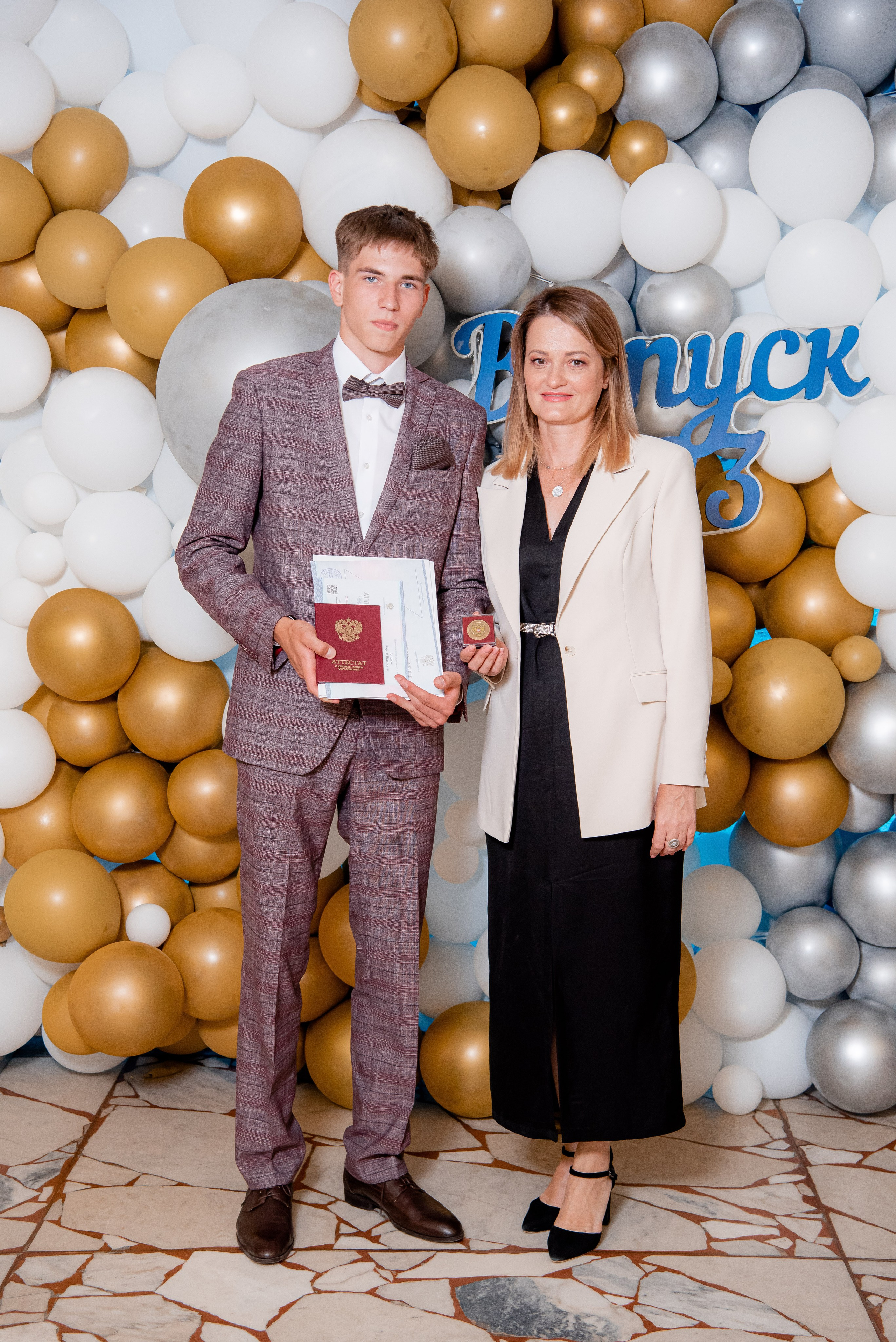 30 Школа. Вручение и Банкет. ДК Юбилейный и Банхоф. Фотограф в Волгограде и Волжском Александр Горбань