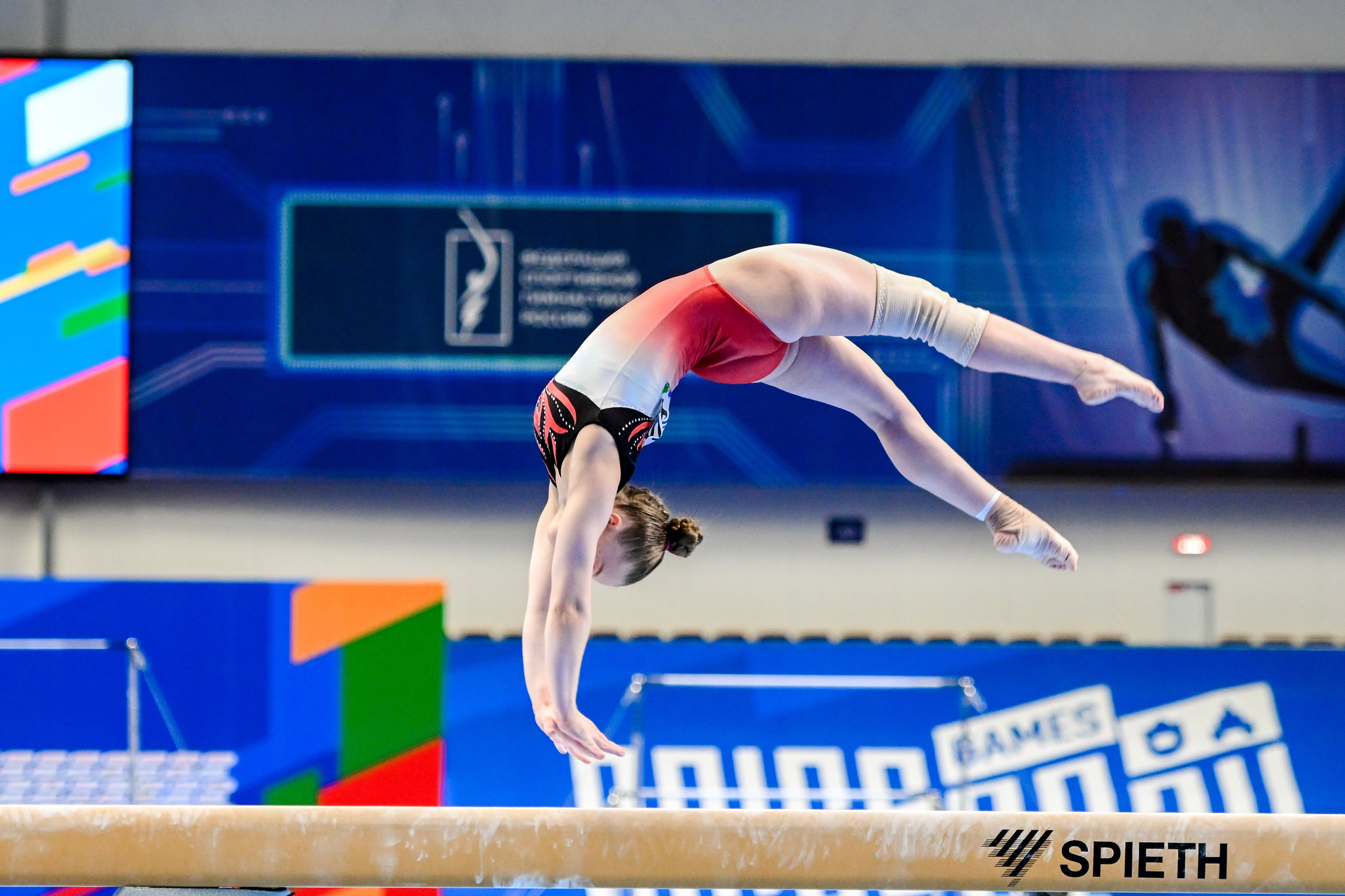 Фотограф спортивной гимнастики в Казани. Спортивный и репортажный фотограф в Казани Вячеслав Сатонин