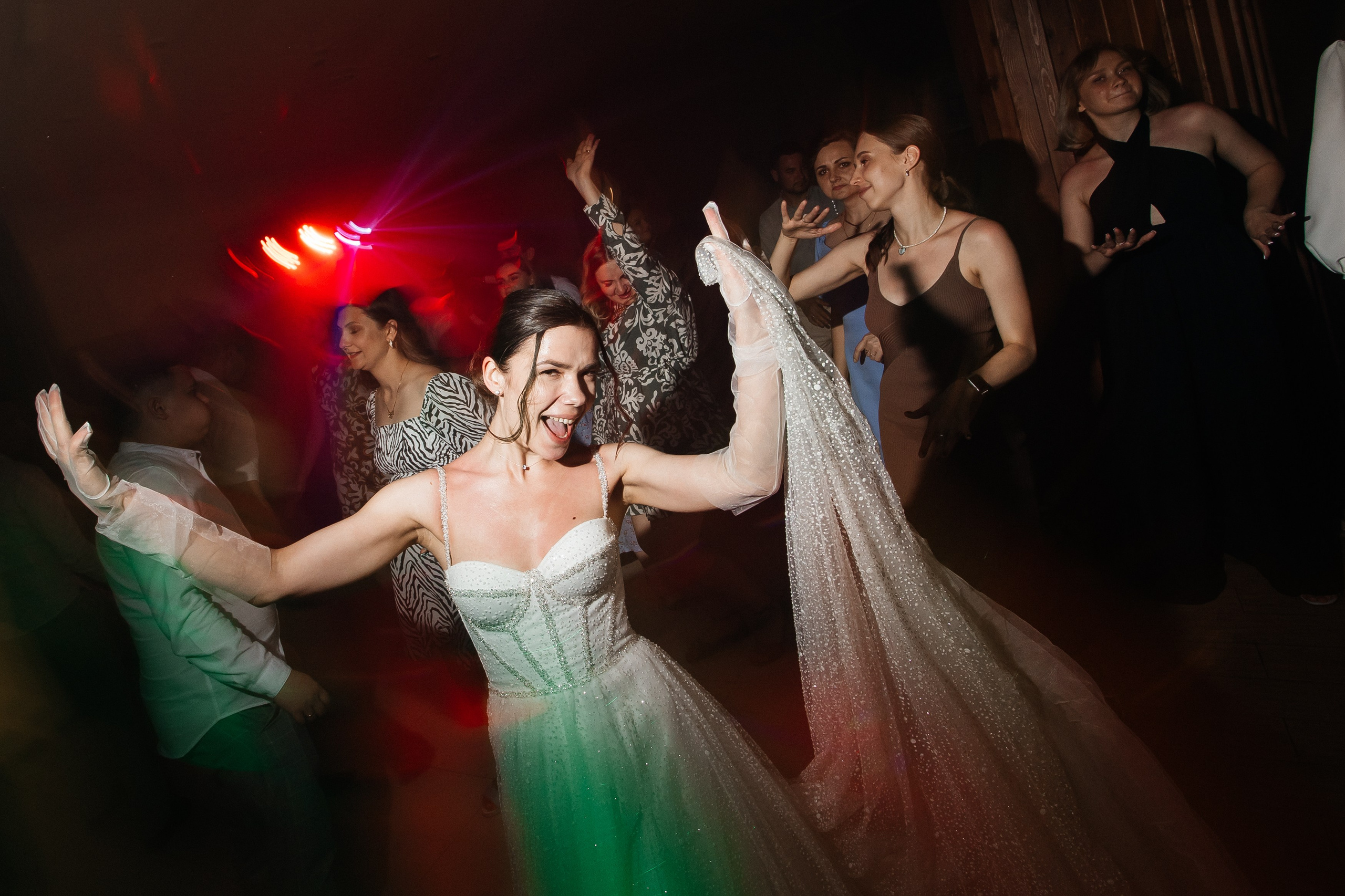 Свадебный фотограф Нижний Новгород. Свадебный и контент фотограф в Нижнем Новгороде Владимир Пресняков