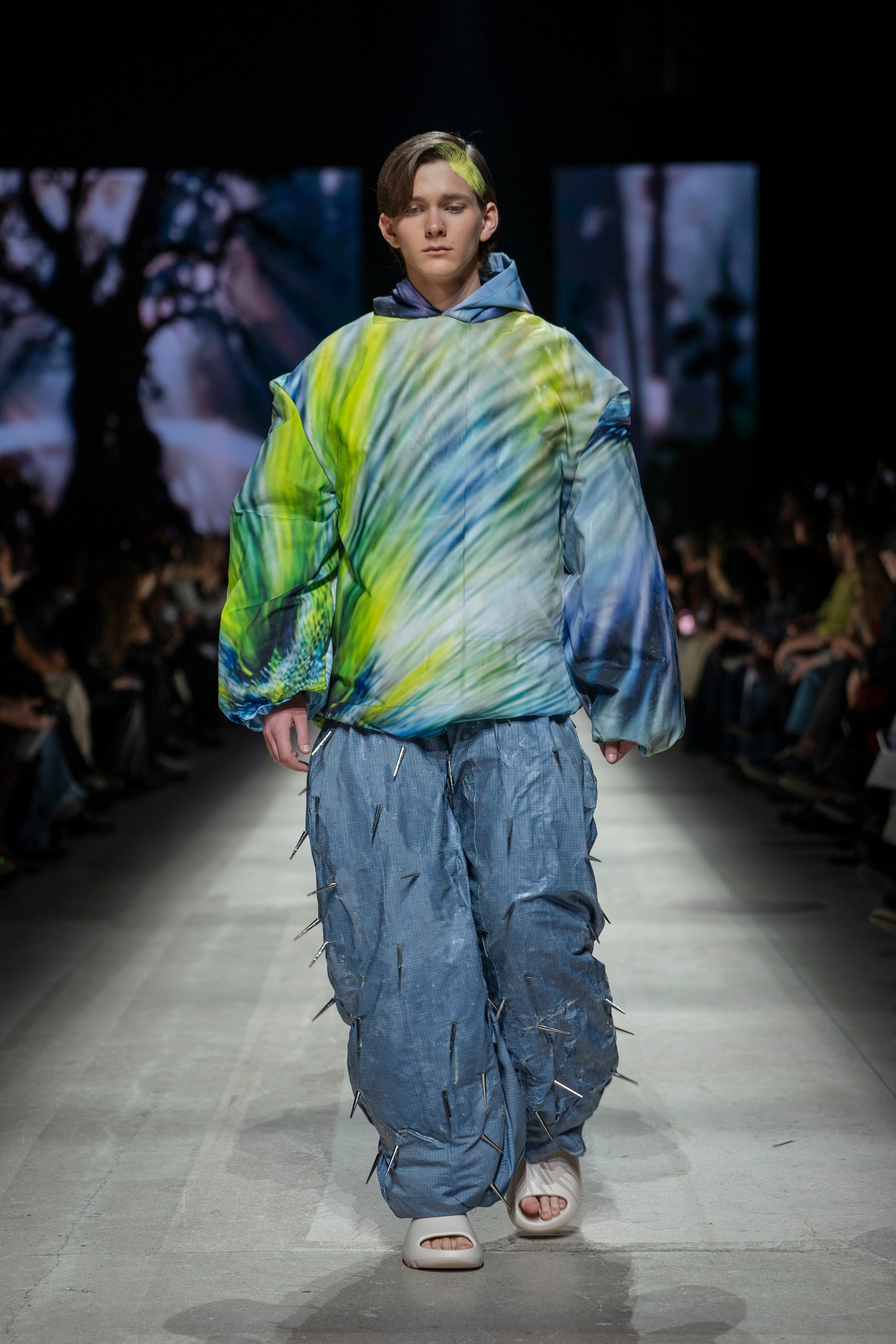 Показ Школы дизайна НИУ ВШЭ на Московской неделе моды. Фотограф в Москве Савкина Евгения