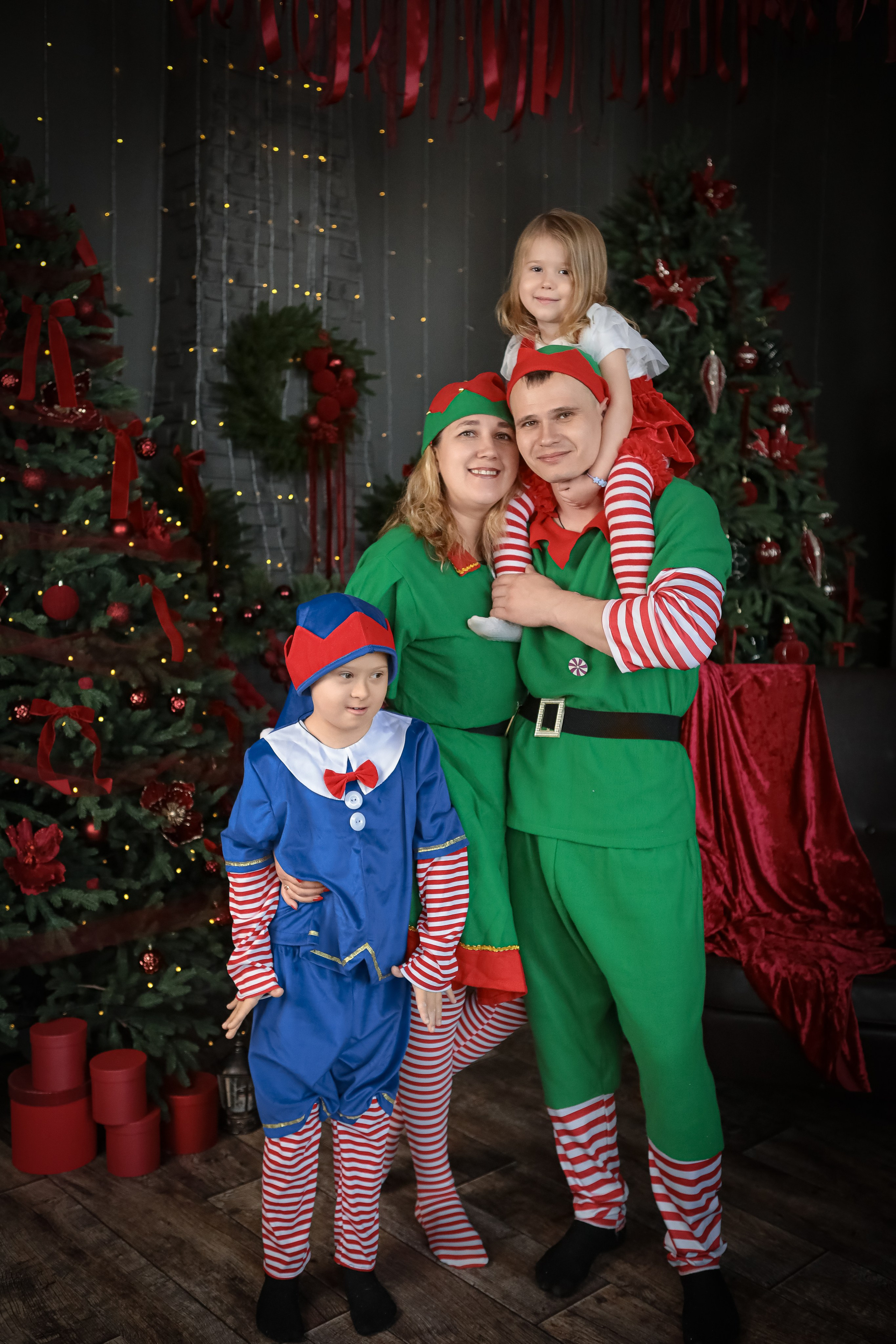 НОВОГОДНИЕ ФОТОСЕССИИ 2025-2026. Фотограф г. Хабаровск. Семейные и индивидуальные съёмки