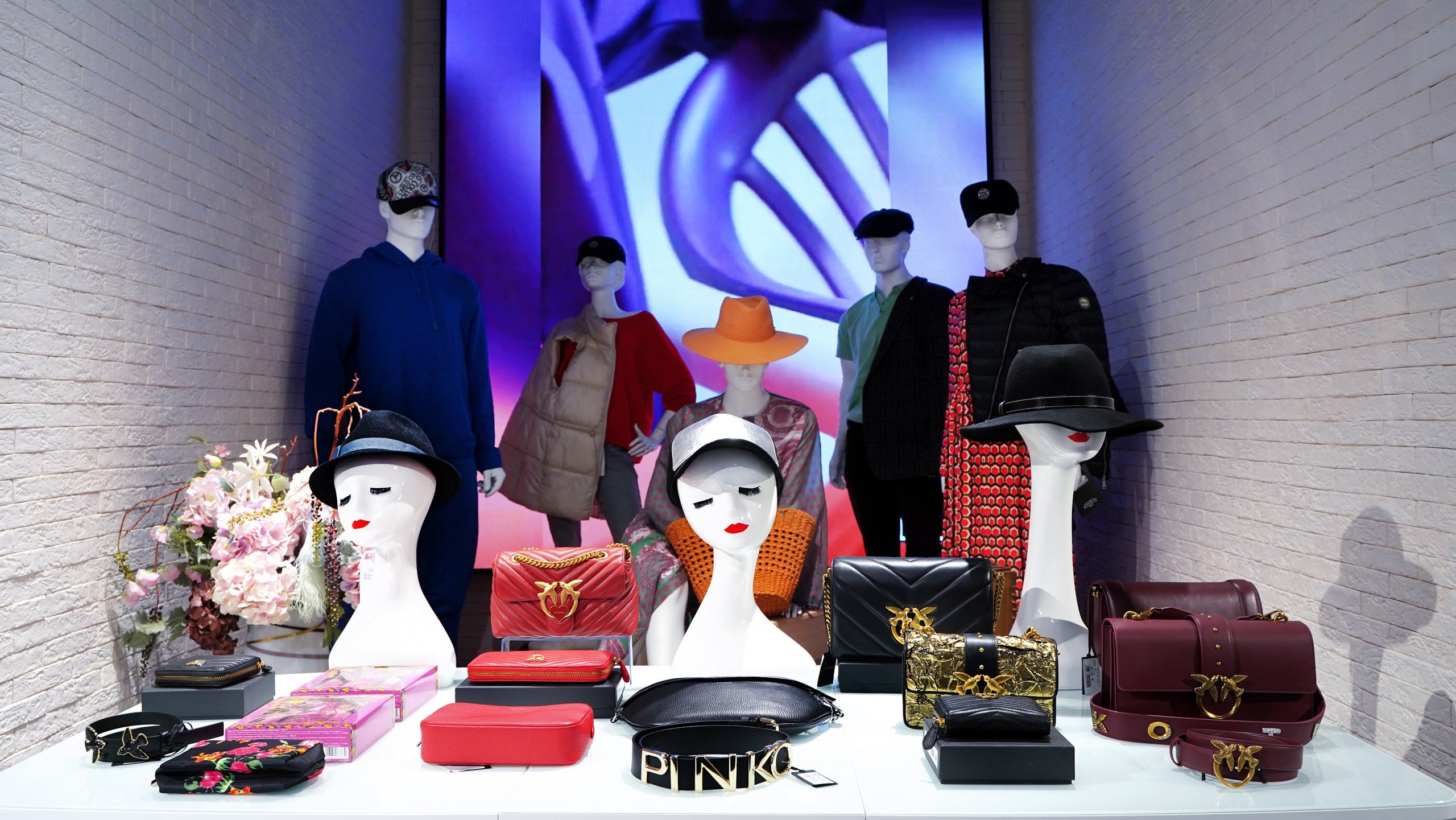 Маркиз&Маркиза. Фотограф Надежда Жемкова. Фотосъёмка, ретушь, фотомонтаж для вас и вашего бизнеса