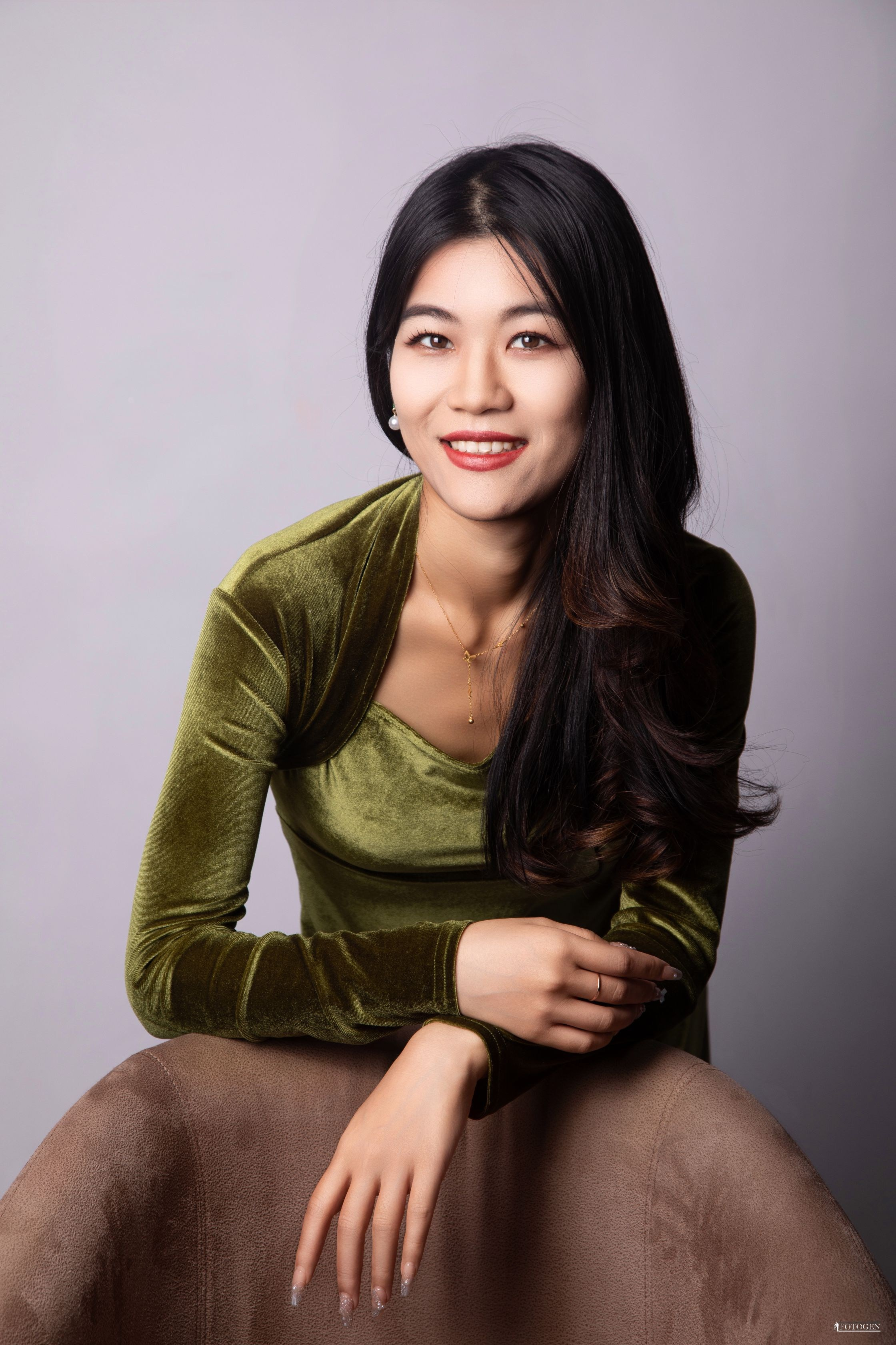 Современная элегантность: Стильные фотосессии в Fotogen. Интерьерная фотостудия FOTOGEN г. Краснодар