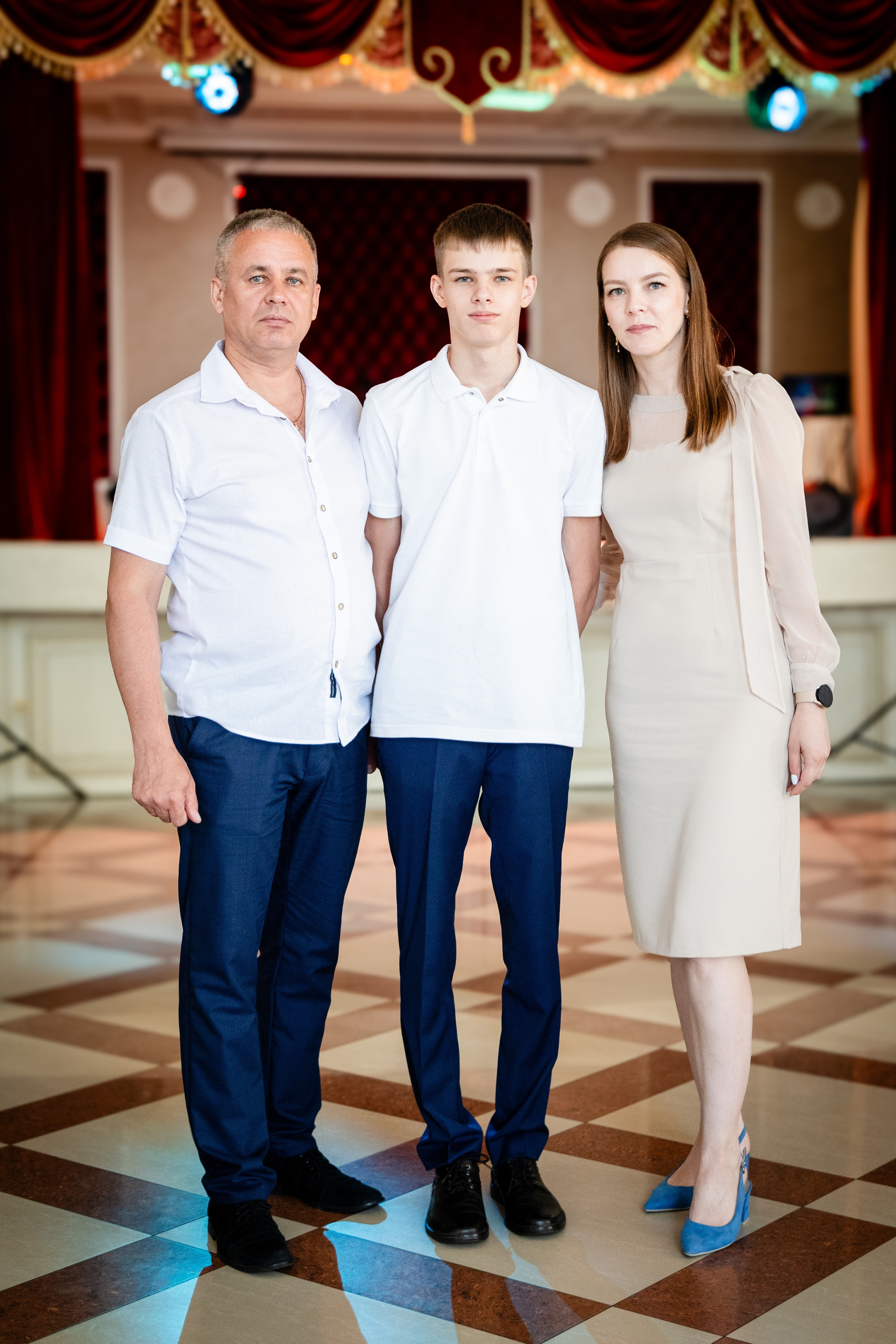 Школьный выпускной. Детский фотограф видеограф в Хабаровске Михаил Орлов