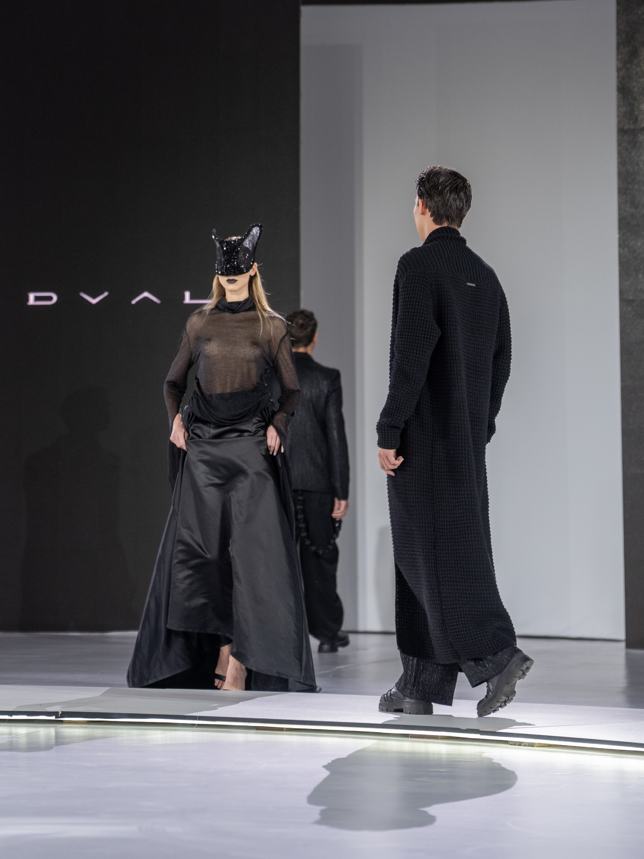 Дизайн DVALI. Сайт Алматинского НЮ АРТ, будуар и фэшн фотографа Дениса Карпенко