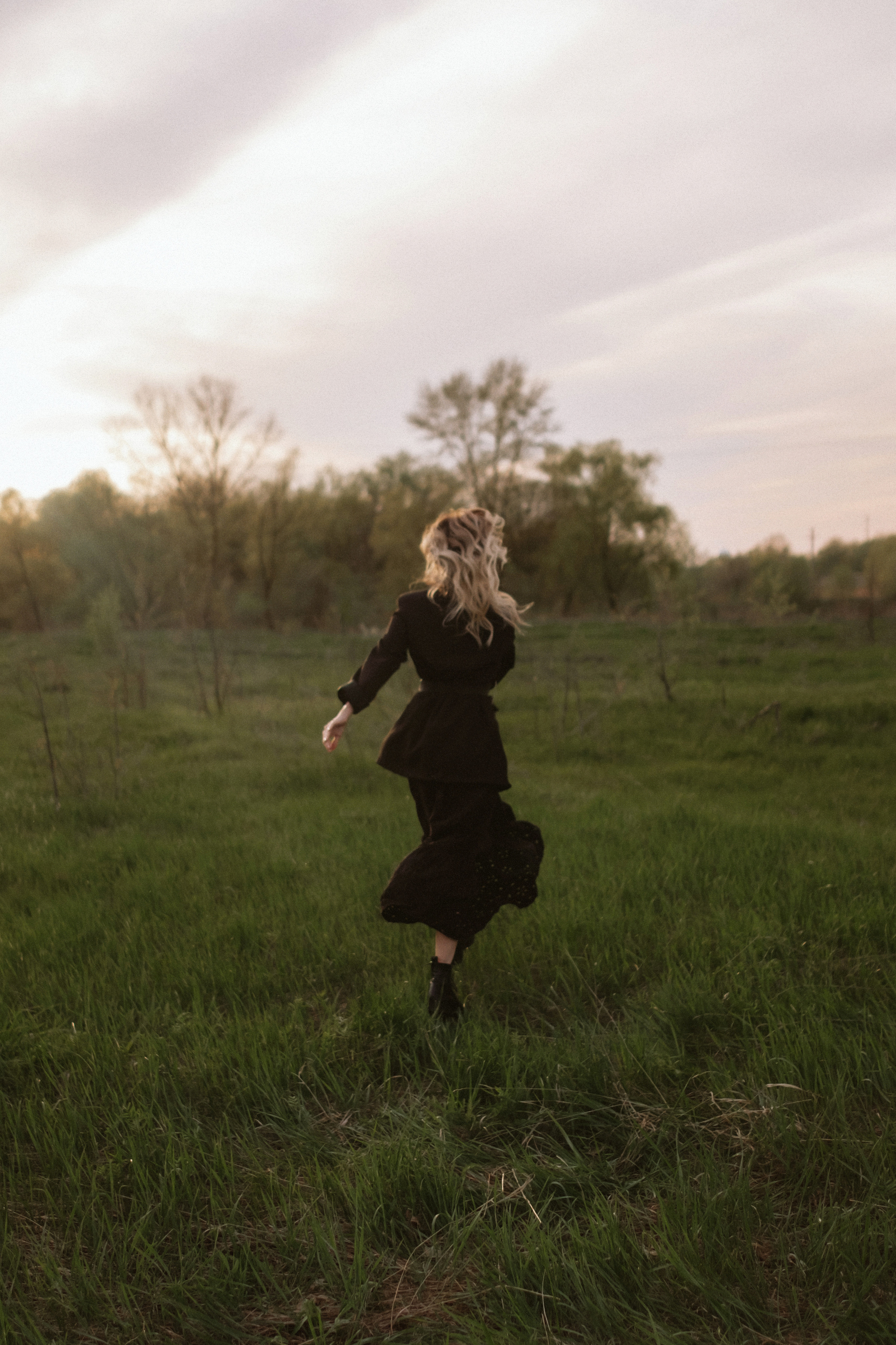 Фотосессия в весеннем лесу. Антонина Мезинова фотограф Михайловка и Волгоград