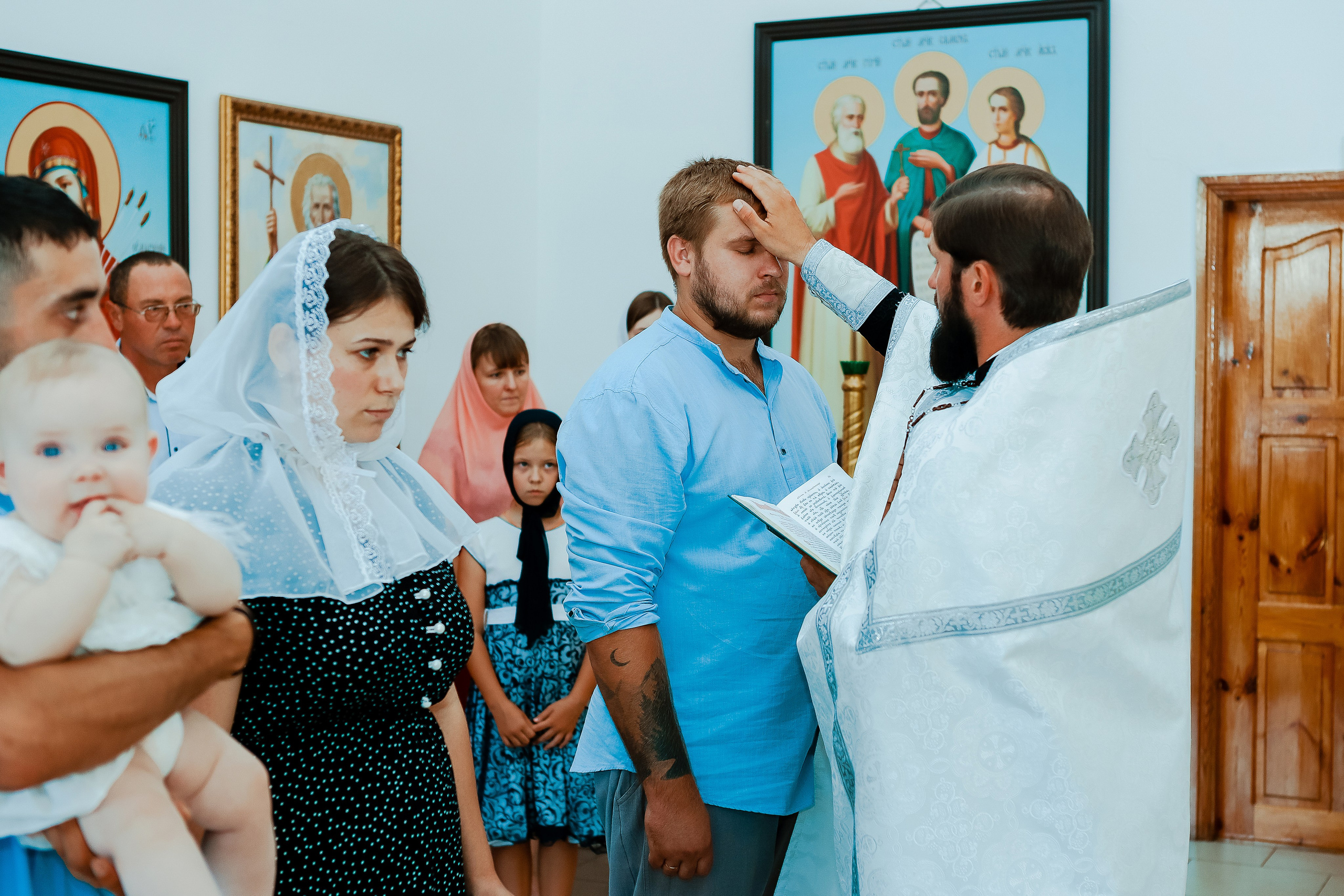 Таинство Крещения Отца и Дочери. Свадебный фотограф Евгения Фролова г. Каменск-Шахтинский, Донецк, Ростов