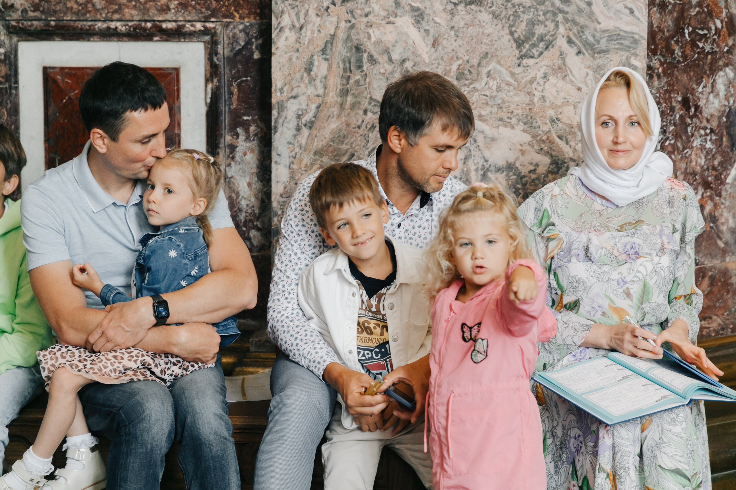 Крещение ребенка в Исаакиевском соборе СПб, крещение в церкви цена, крещение ребенка цена в спб невский район, можно крестить в исаакий, крещение в исаакиевском соборе санкт-петербурга 2023, как и где покрестить ребенка в спб, как записаться на крестины ребенка в исаакиевском соборе, фотограф на