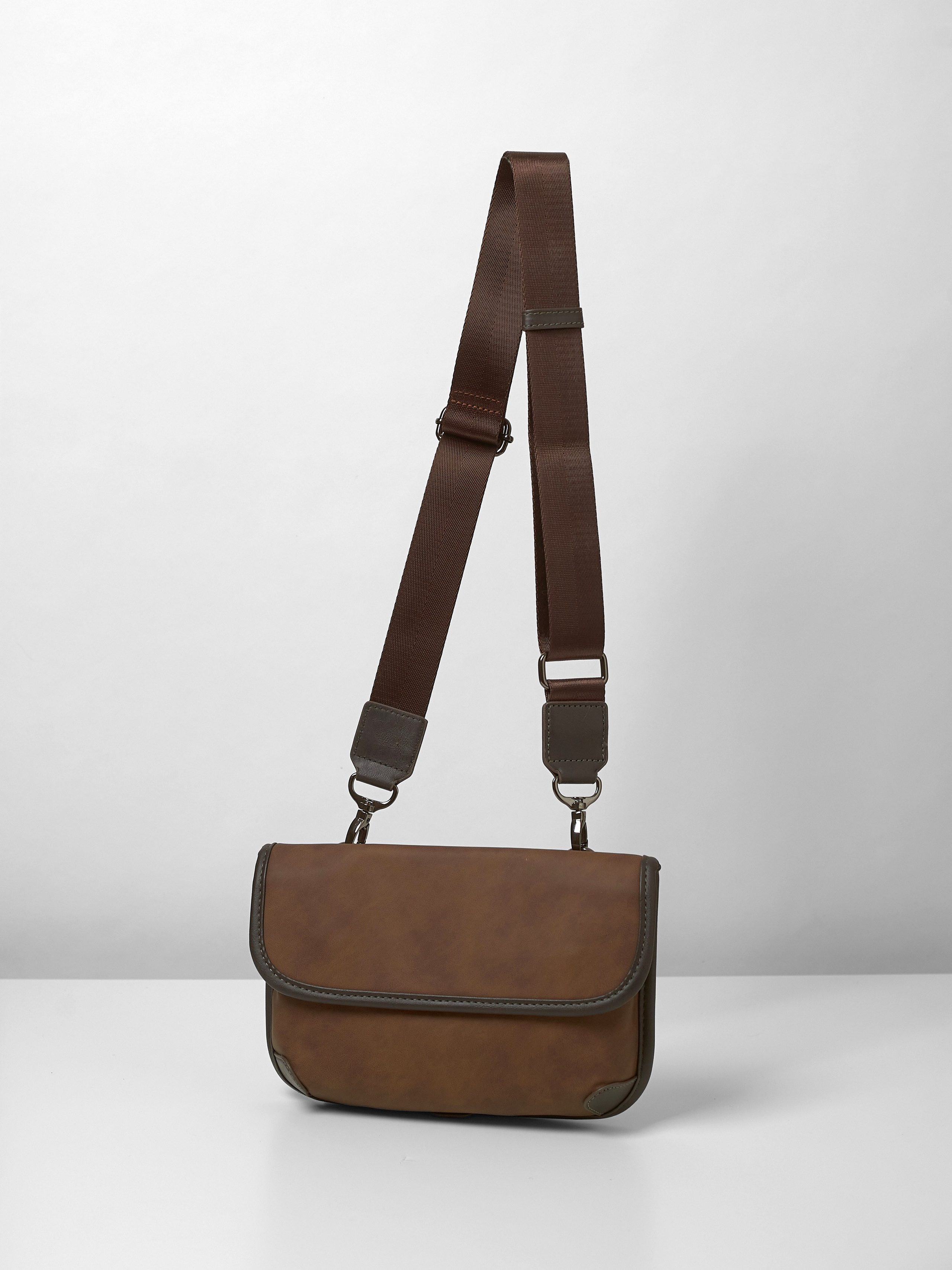 Сумки. Предметный фотограф, инфографика и видео в Санкт-Петербурге