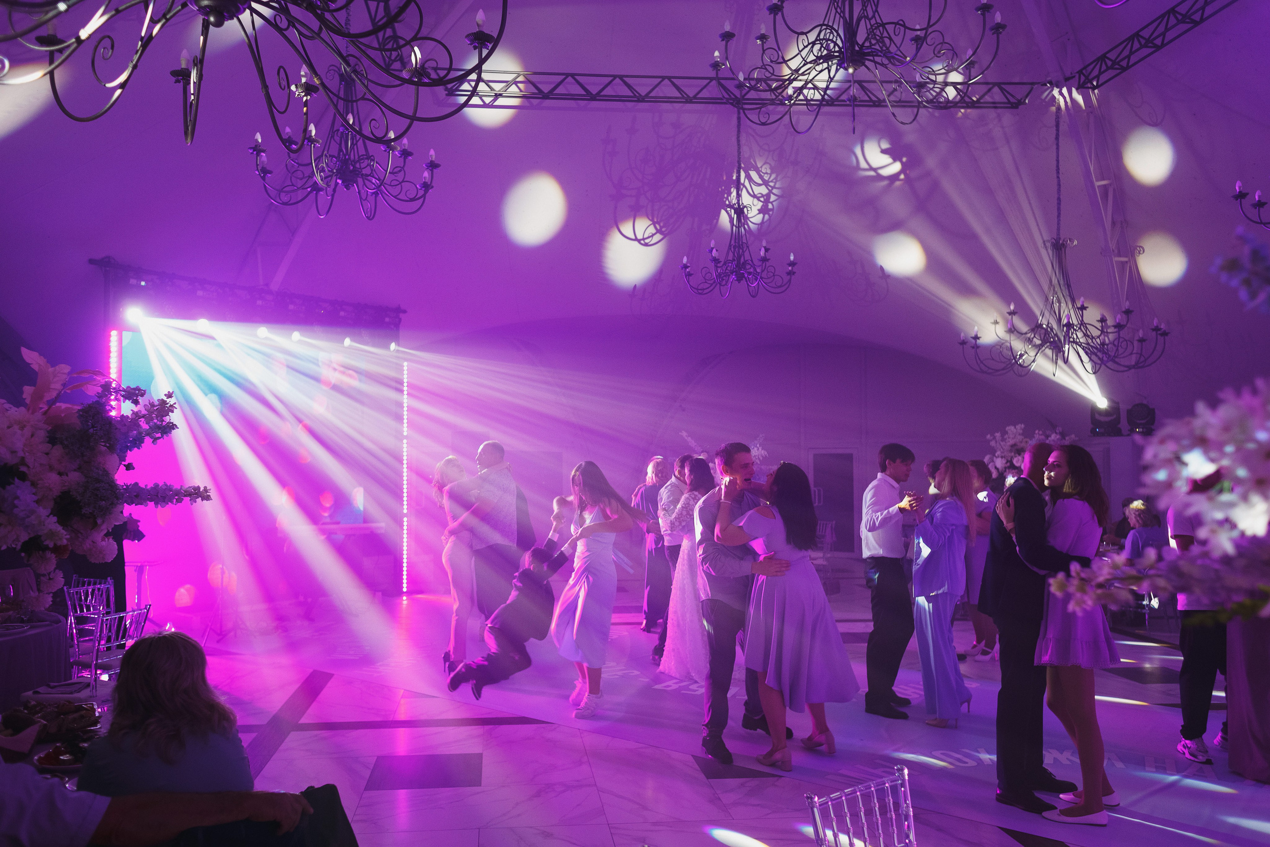 Романтические свадебные моменты Кирилла и Юли в Голден Хорс Таганрог. Свадебный и семейный фотограф в Таганроге Бакарюк Антон