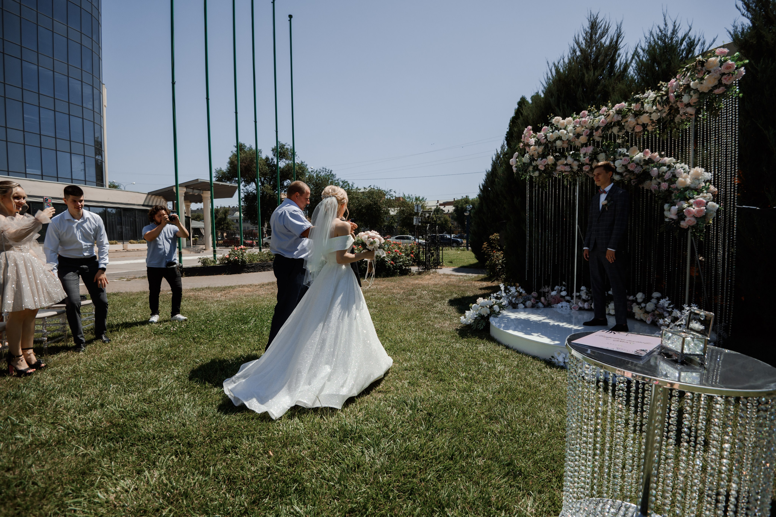 B & A. Свадебный фотограф в г. Астрахань. Так же выезжаю в другие города