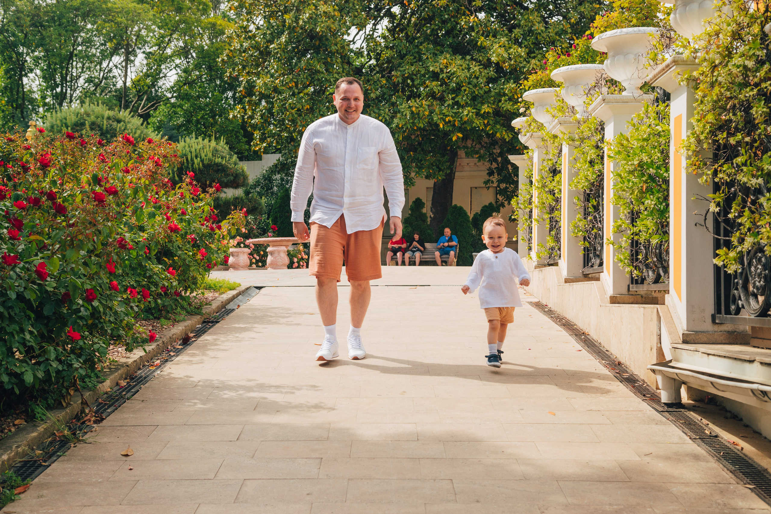 Дима, Ляйсан и Миша на Ривьере (Май 2025 г.). Фотограф Сочи, Адлер, Красная Поляна — Вероника Радченко