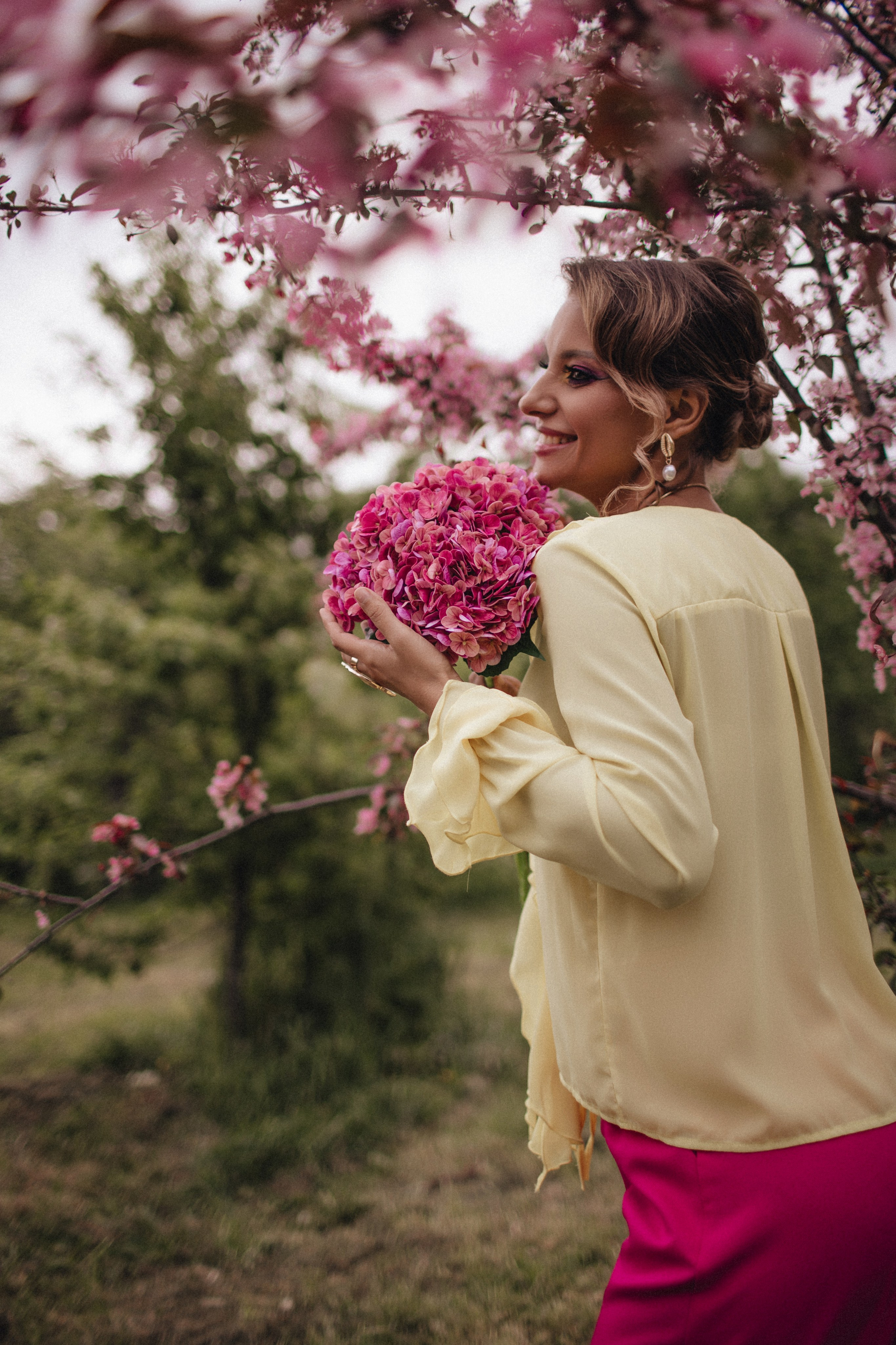 Фотосъемки в цветущих садах. Свадебный и семейный фотограф Спб Бошман Ирина