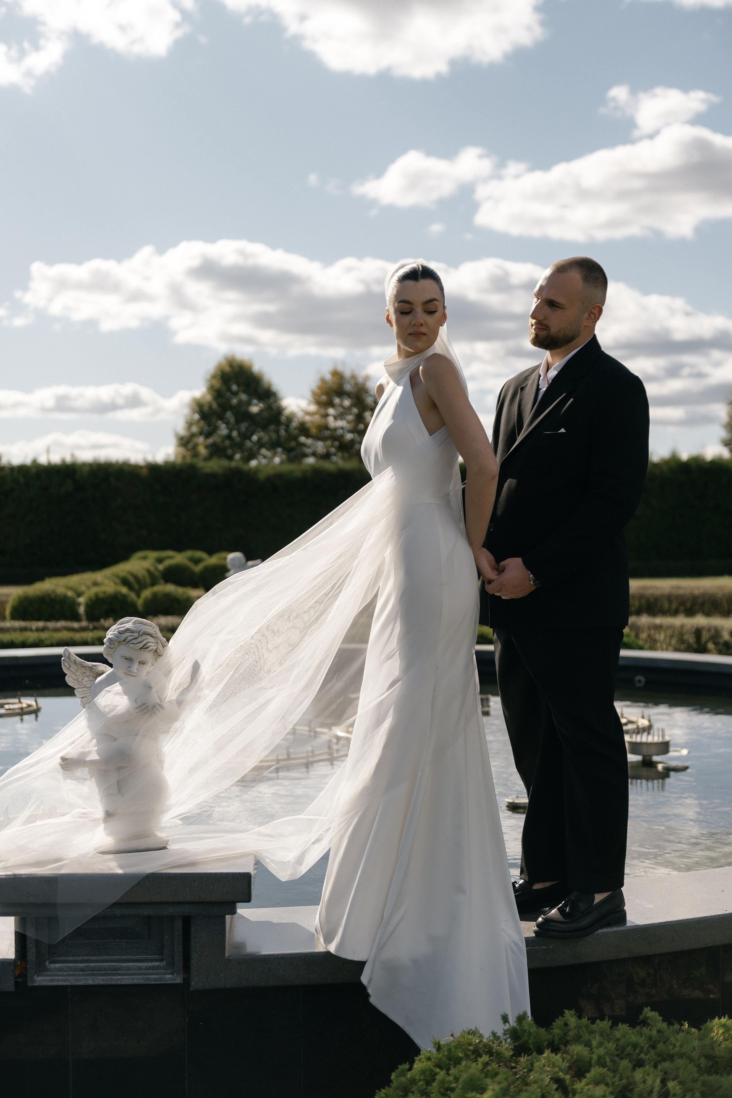 Wedding day in VERSAL PARK. Wedding PHOTOGRAPHER Andrew Vnukov