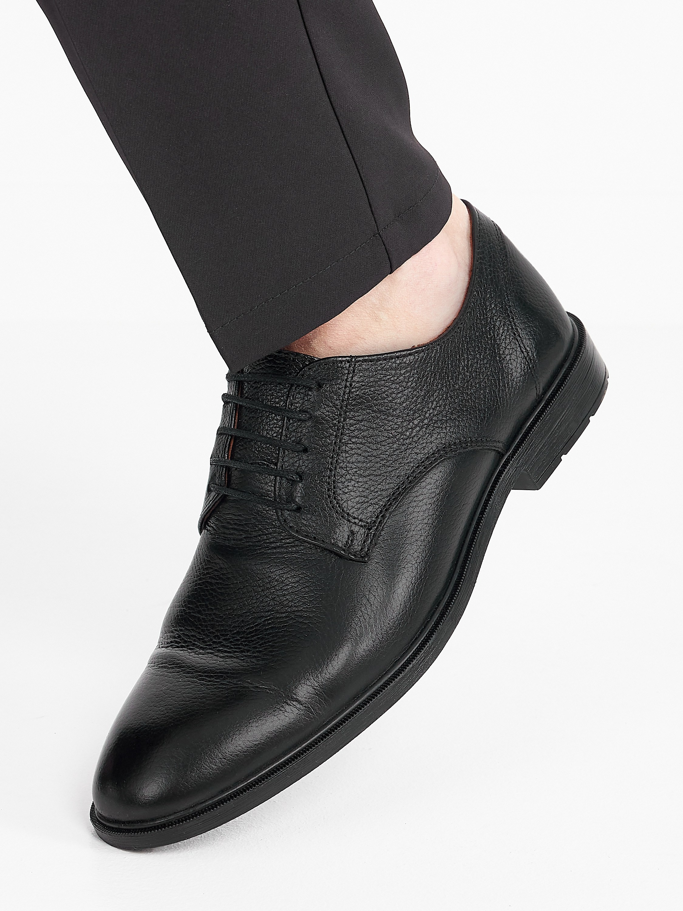 Фотосъемка обуви на модели для маркетплейсов. Алексей Темнов — фотограф в Пятигорске