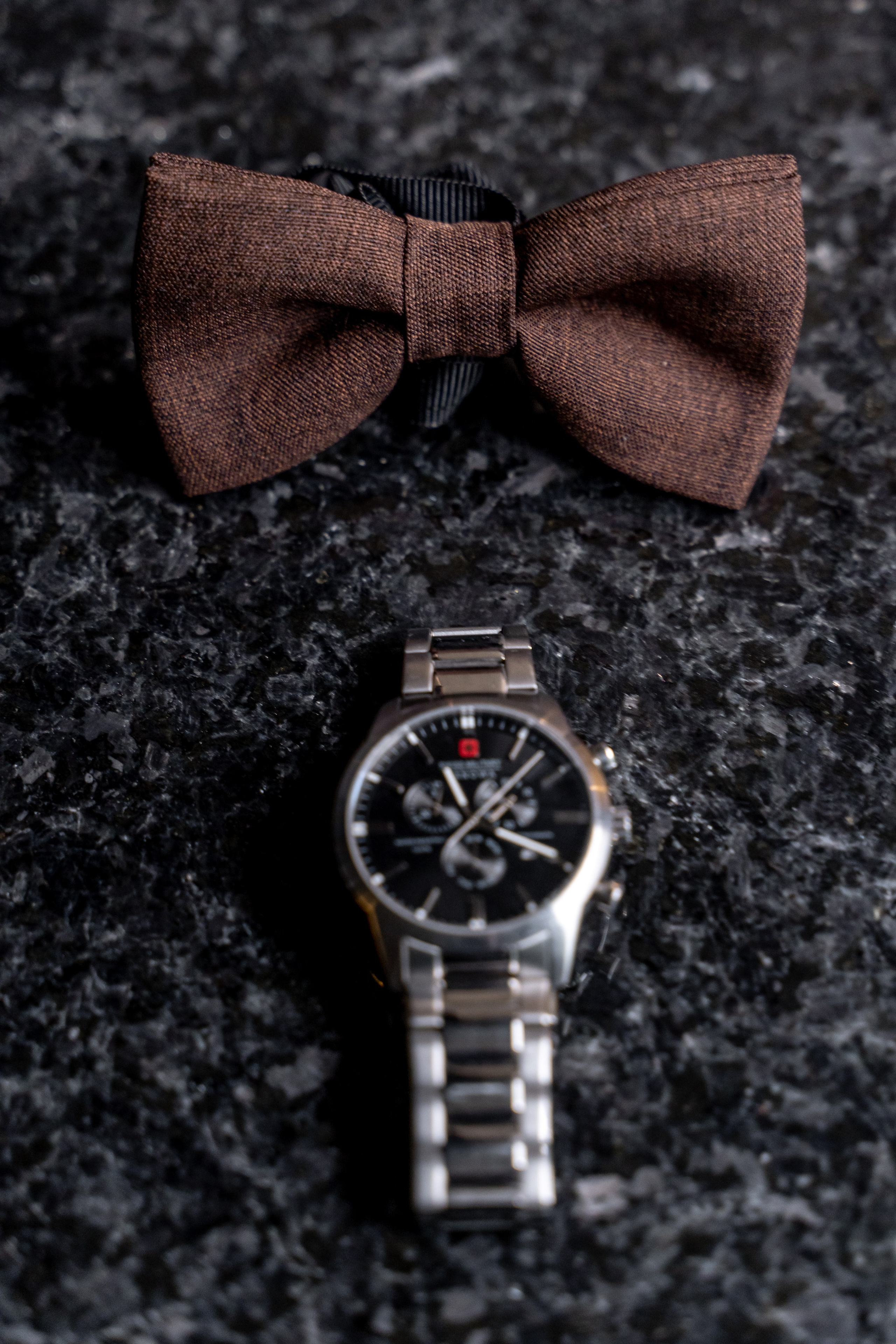 Свадебный фотограф в Москве. Свадебный фотограф Видное, Бутово, Домодедово, Щербинка, Царицыно. Свадебная фотосессия и сборы невесты в отеле Soluxe. Регистрация брака во дворце бракосочетания ВДНХ. Свадьба на ВДНХ. Свадебная фотосессия с ретро автомобилем Чайка. 