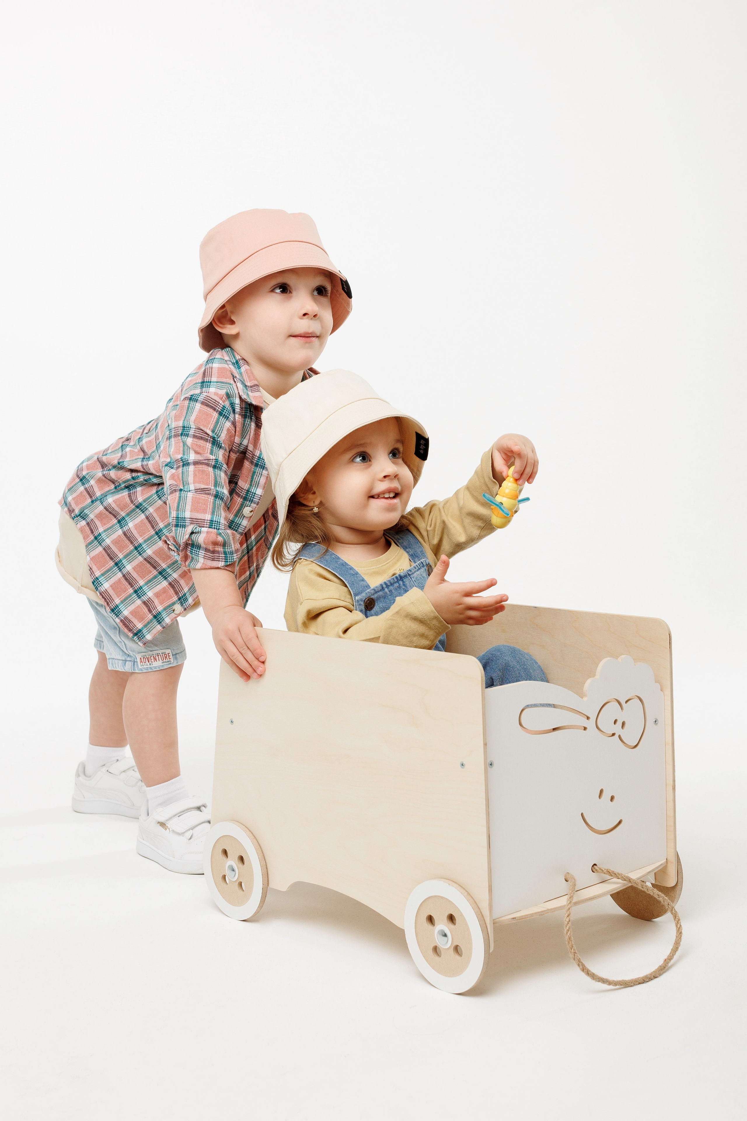 Бейсболки и панамы на модели. Семейный фотограф Екатерина Шустрова Москва и Одинцово