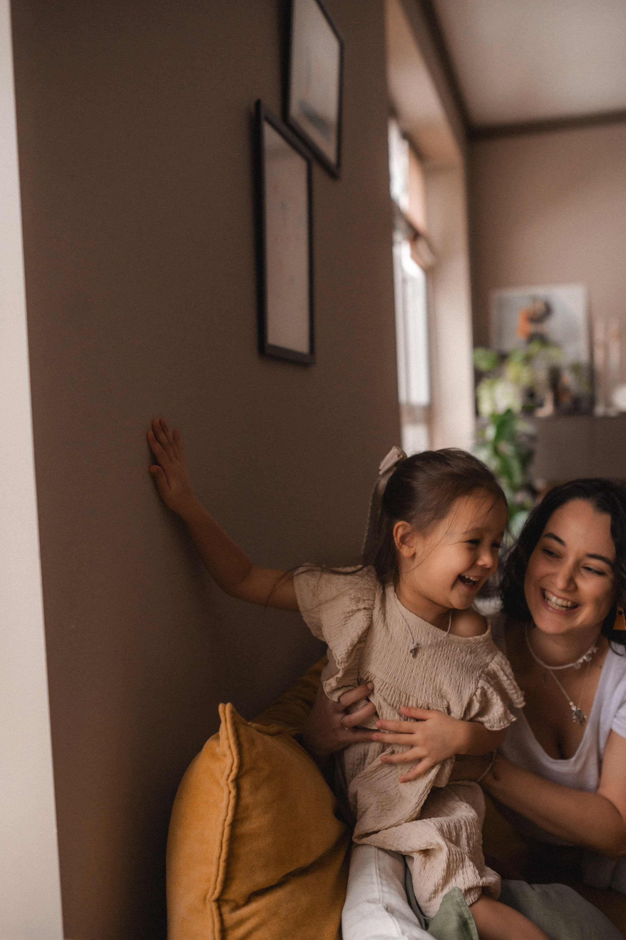 Полина, Дима, Мия и Эмма дома. Семейный и свадебный lifestyle-фотограф в Москве Мария Петрова