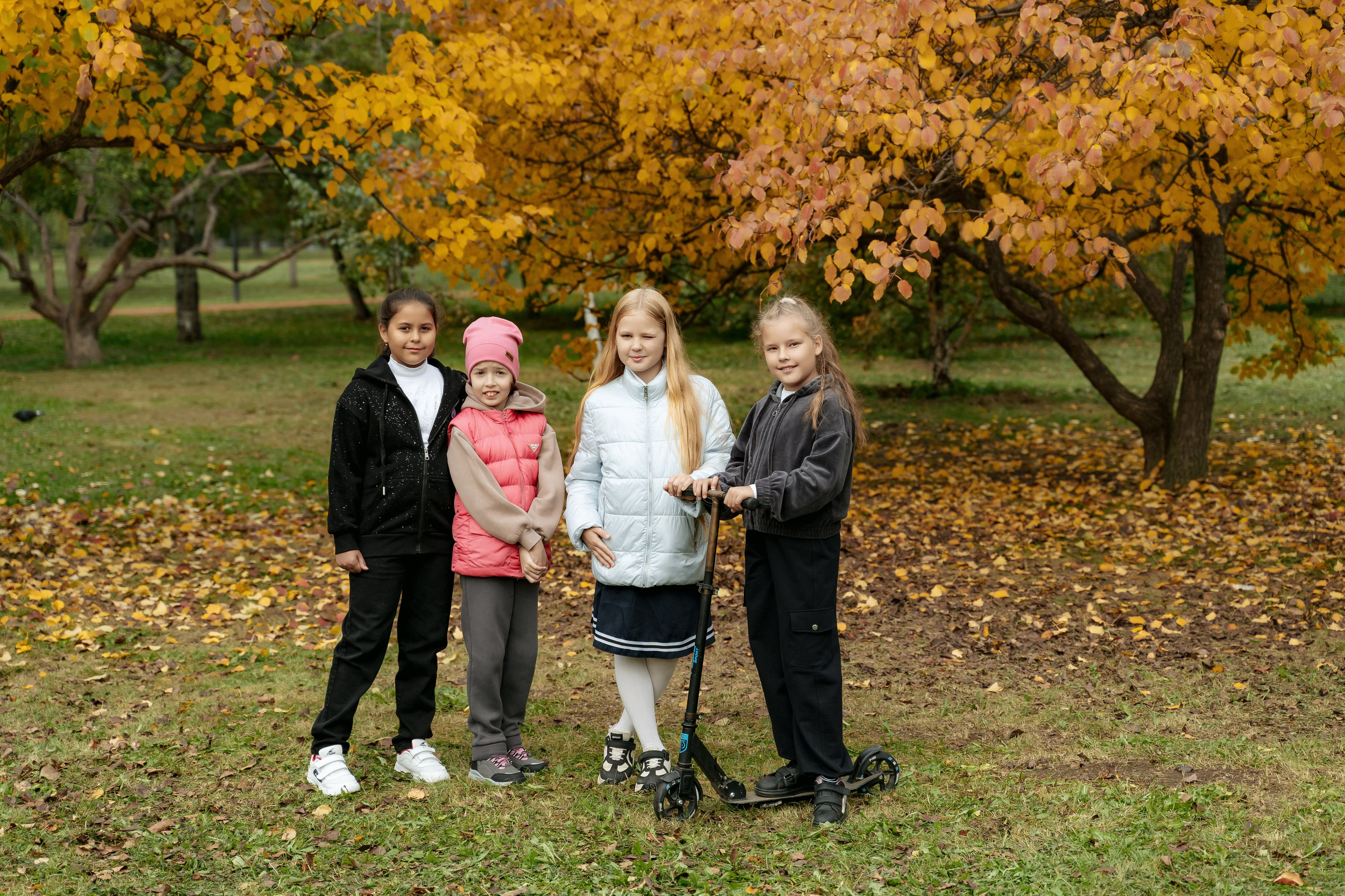 Фотосессия осенью в парке. 4 класс. Фотограф Ким Наталья в Красноярске