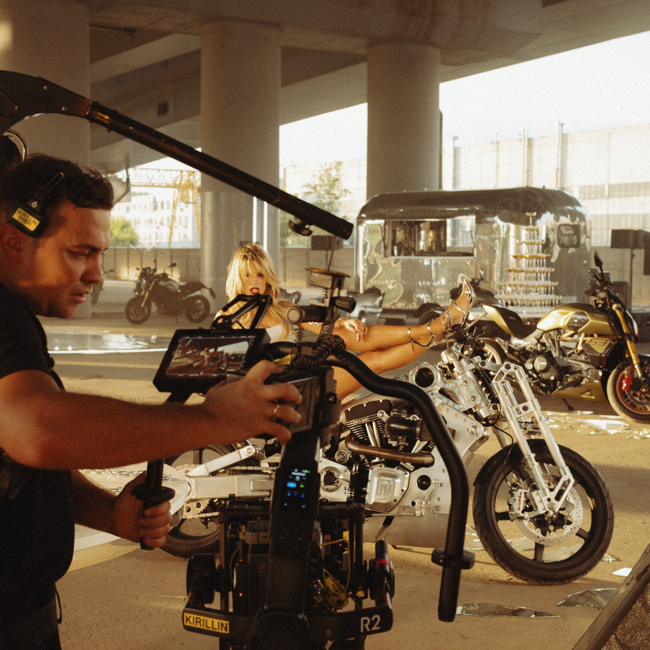 BACKSTAGE Люся Чеботина «За бывшего». Бэкстейдж и репортажный фотограф в Москве Артем Онацко