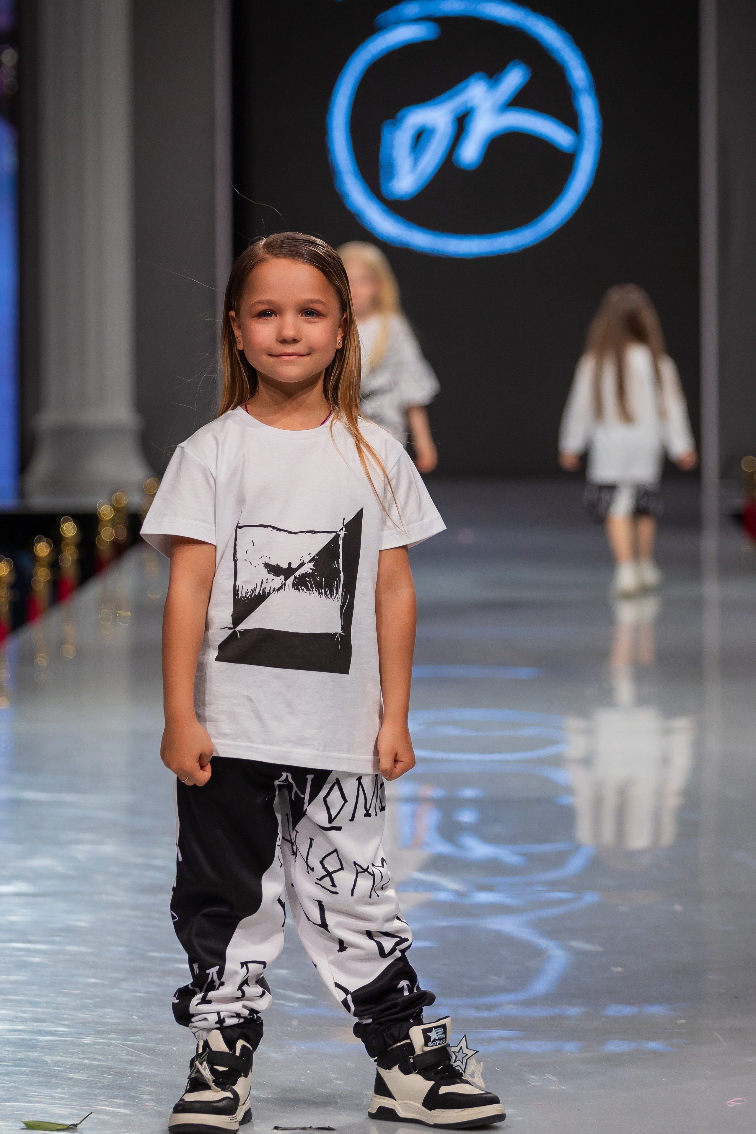 Estet Fashion Week. Photomantis