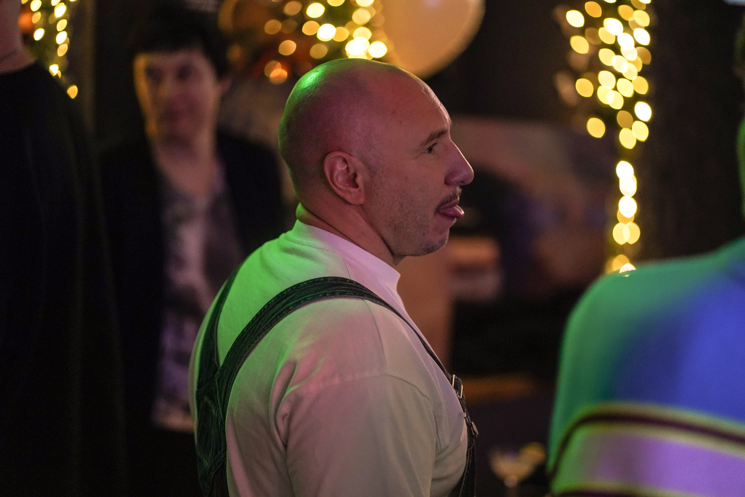 Бар Собаки в тумане. Фотограф