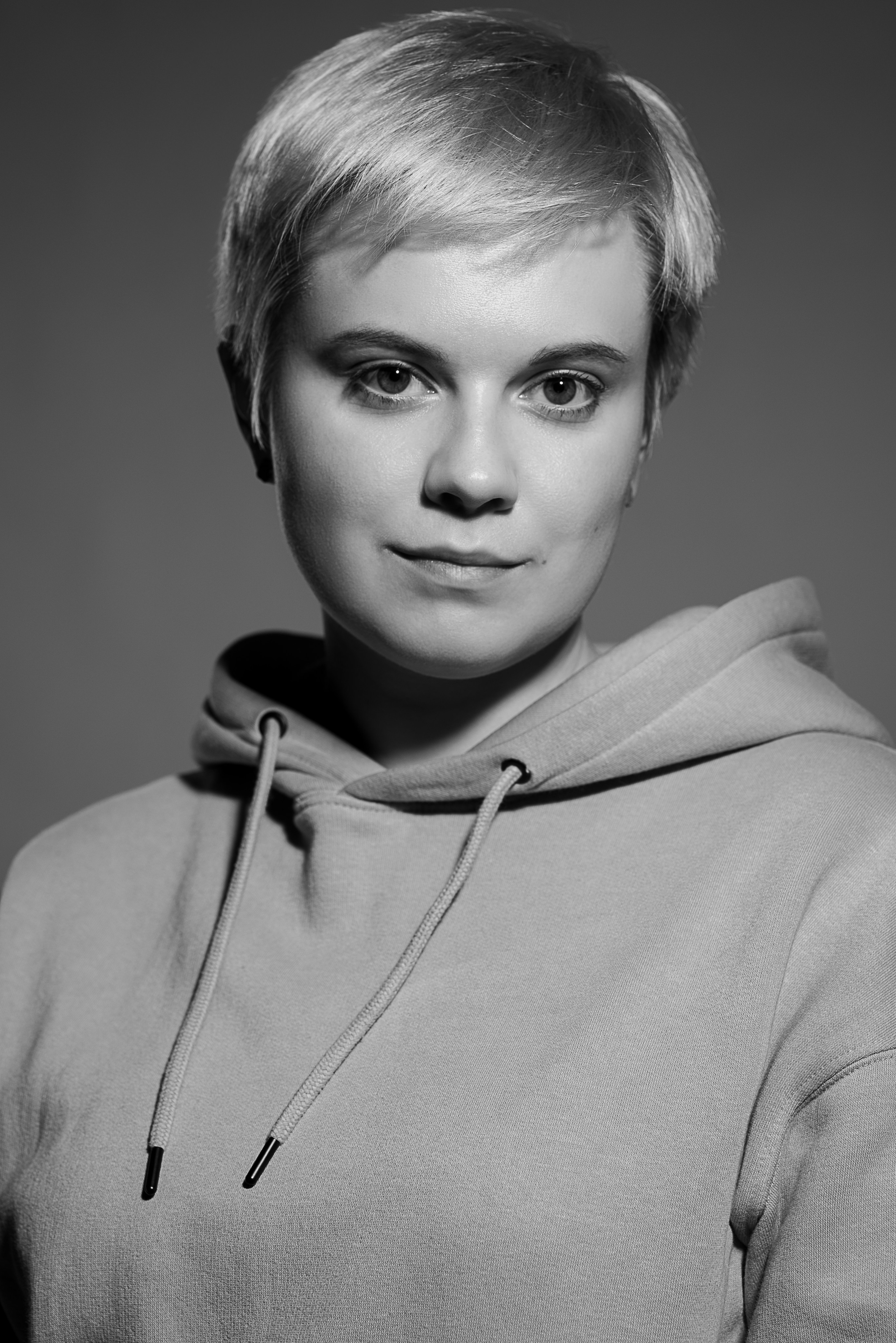 Студийный портрет для соцсетей