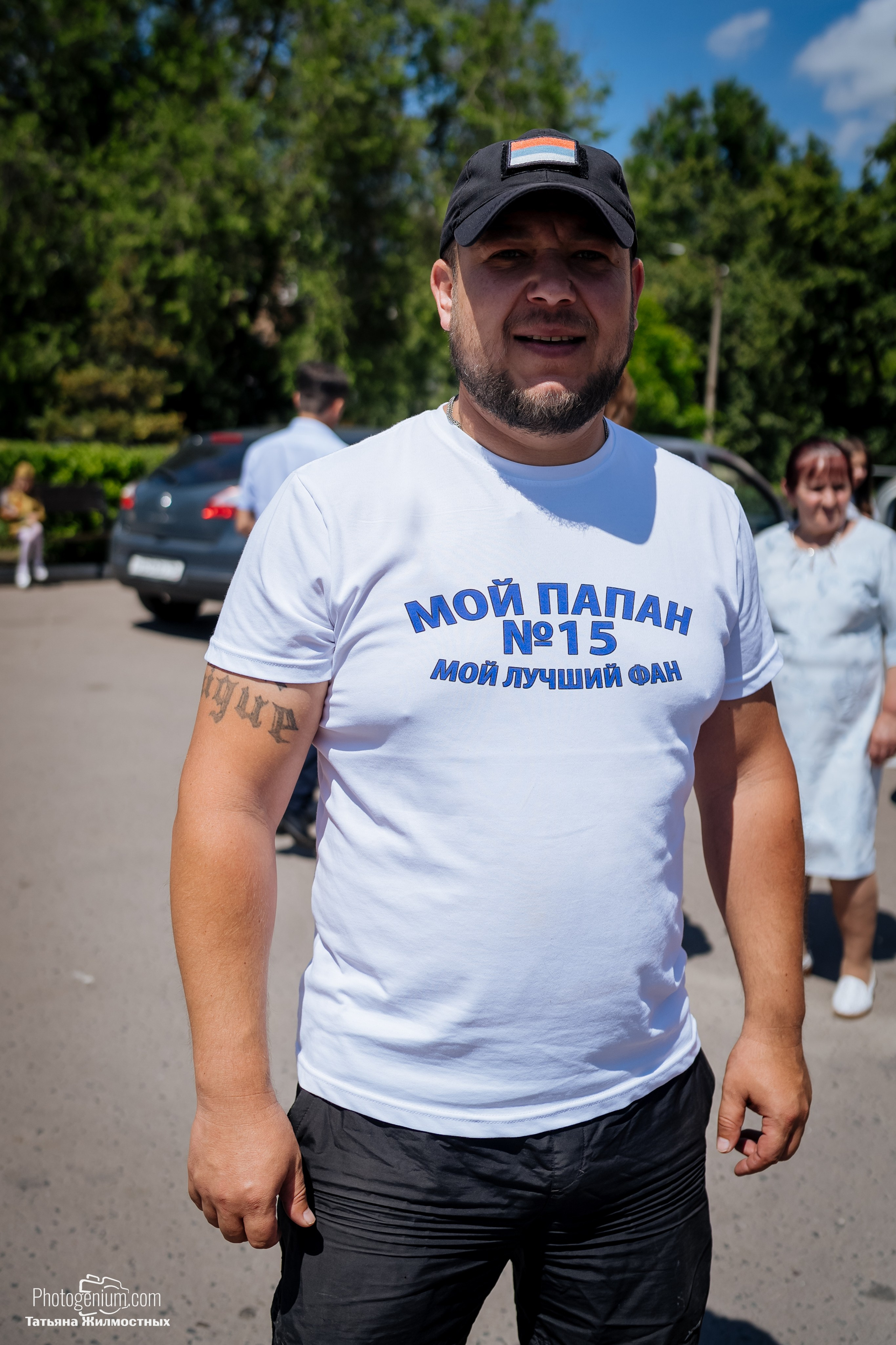 8 июня «Патриоты из Курска» сбор гуманитарной помощи у кинотеатра «Родина». Фотограф Нижний Новгород Татьяна Кейод