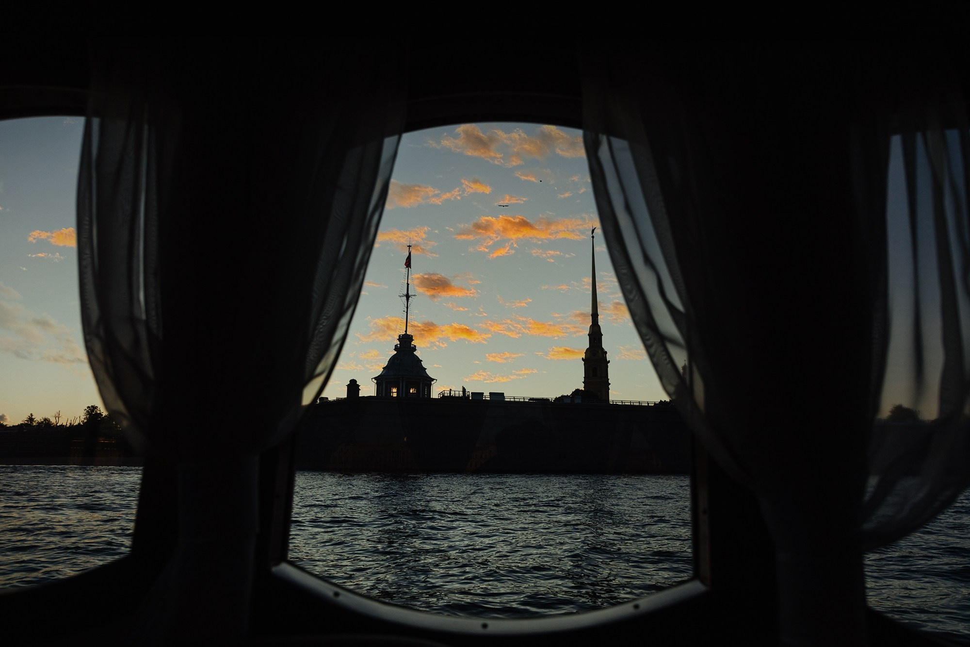 аренда яхты для свадьбы спб, яхта спб, свадьба на яхте, где арендовать яхту спб, свадебная фотосъемка в спб, фотограф на яхту свадьбу, фотосъемка портфолио яхты авто аренда, фотосъемка интерьеров