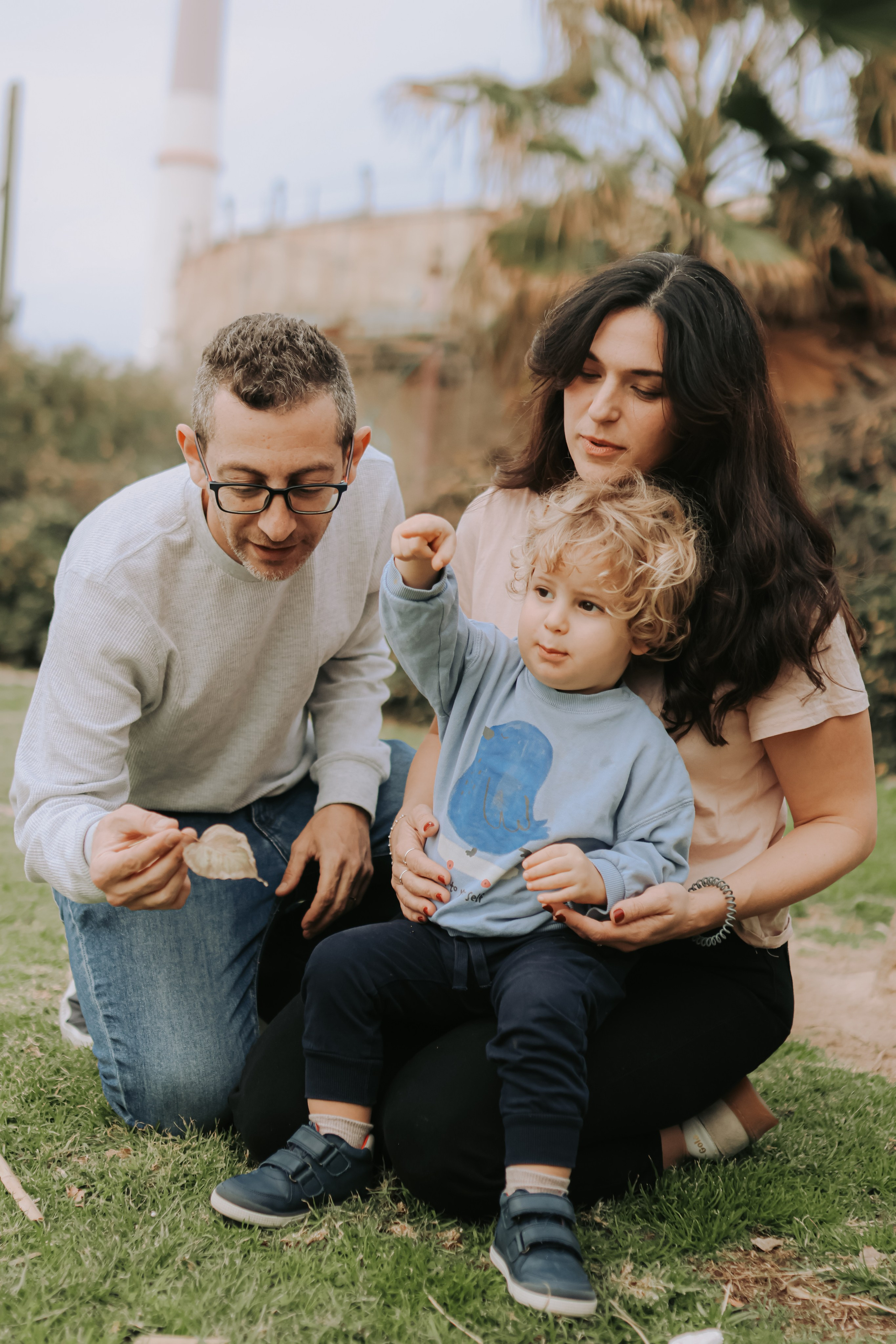 Eithan's family, Tel Aviv | February 2026. Photographer in Israel Alice Milchin