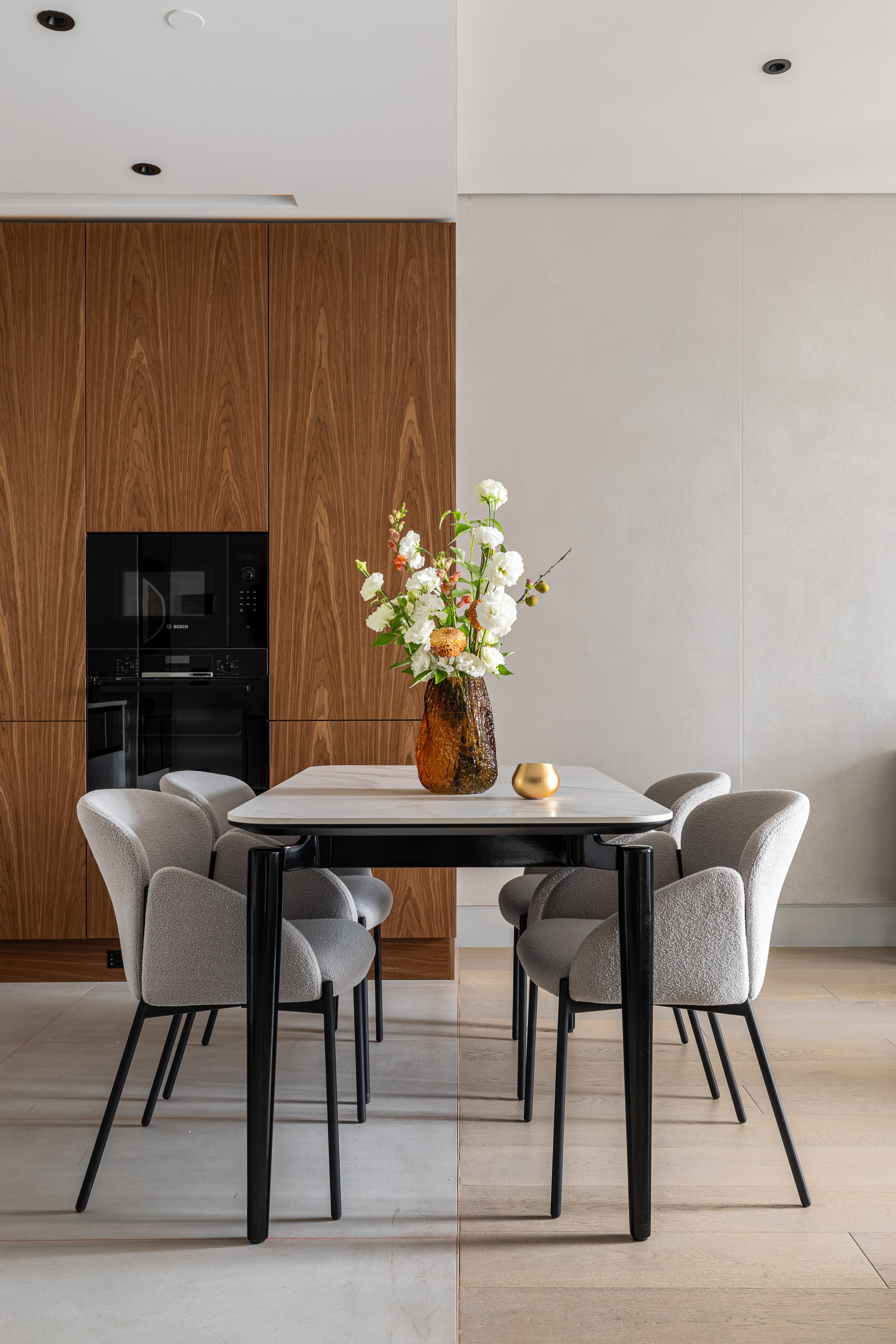 Лаконичный calm modern с арт-деталями в ЖК «Поклонная 9». Veselinskiy| Интерьерный фотограф | Москва