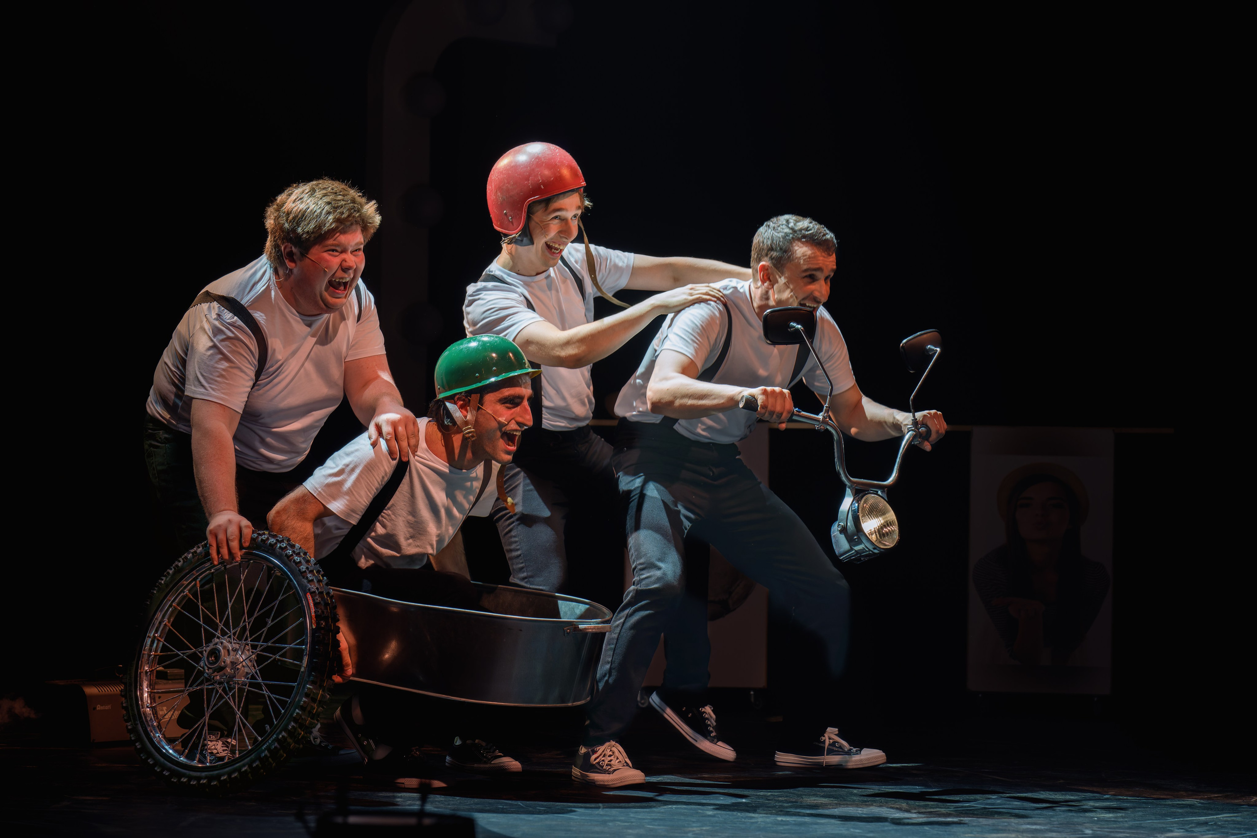 Театр Роста: Пацаны. Сайт фотографа Сергея Абрамова