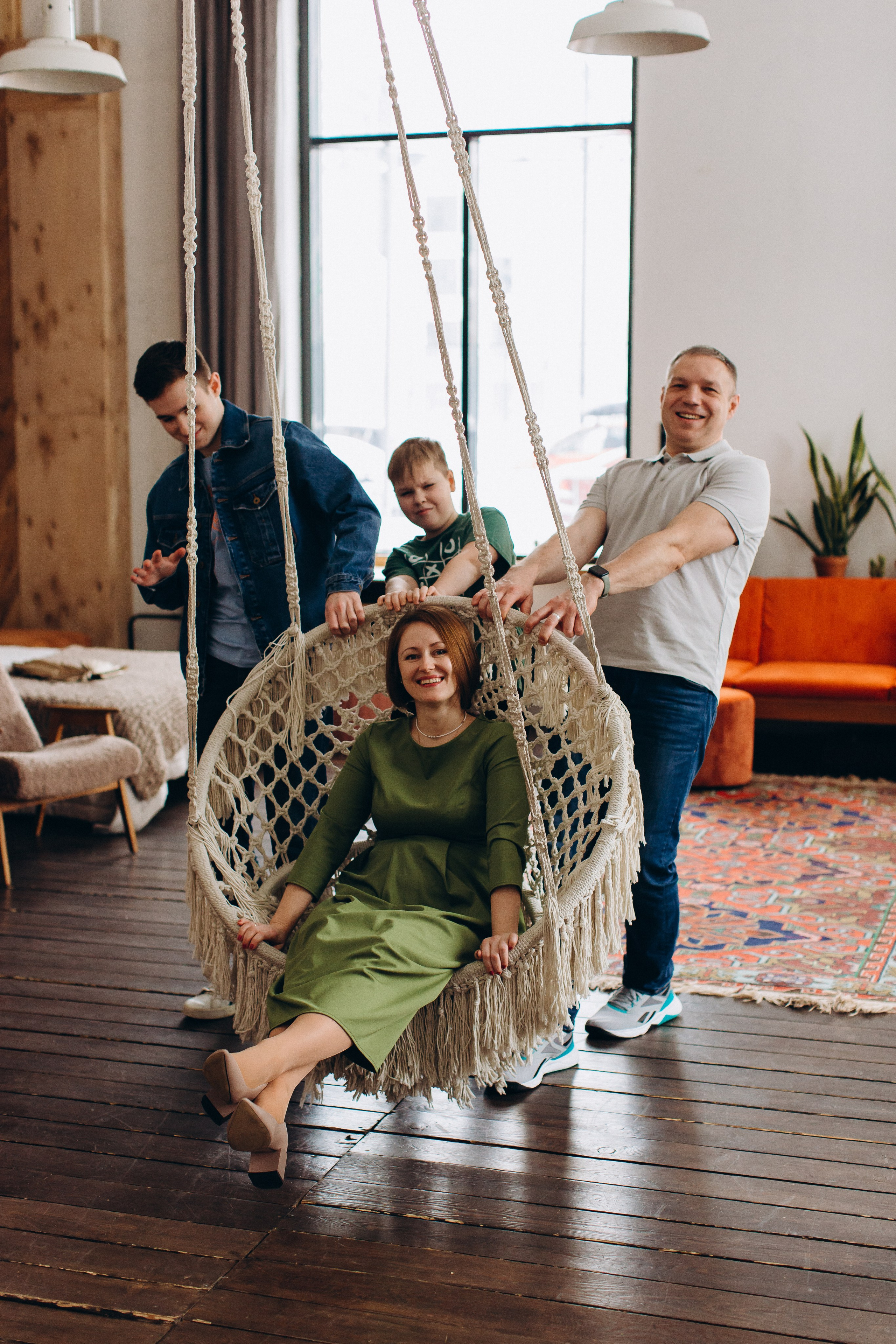 Семейная фотосессия в студии для Елены и ее семьи. Семейный, детский и школьный фотограф в Москве Рудницкая Анна