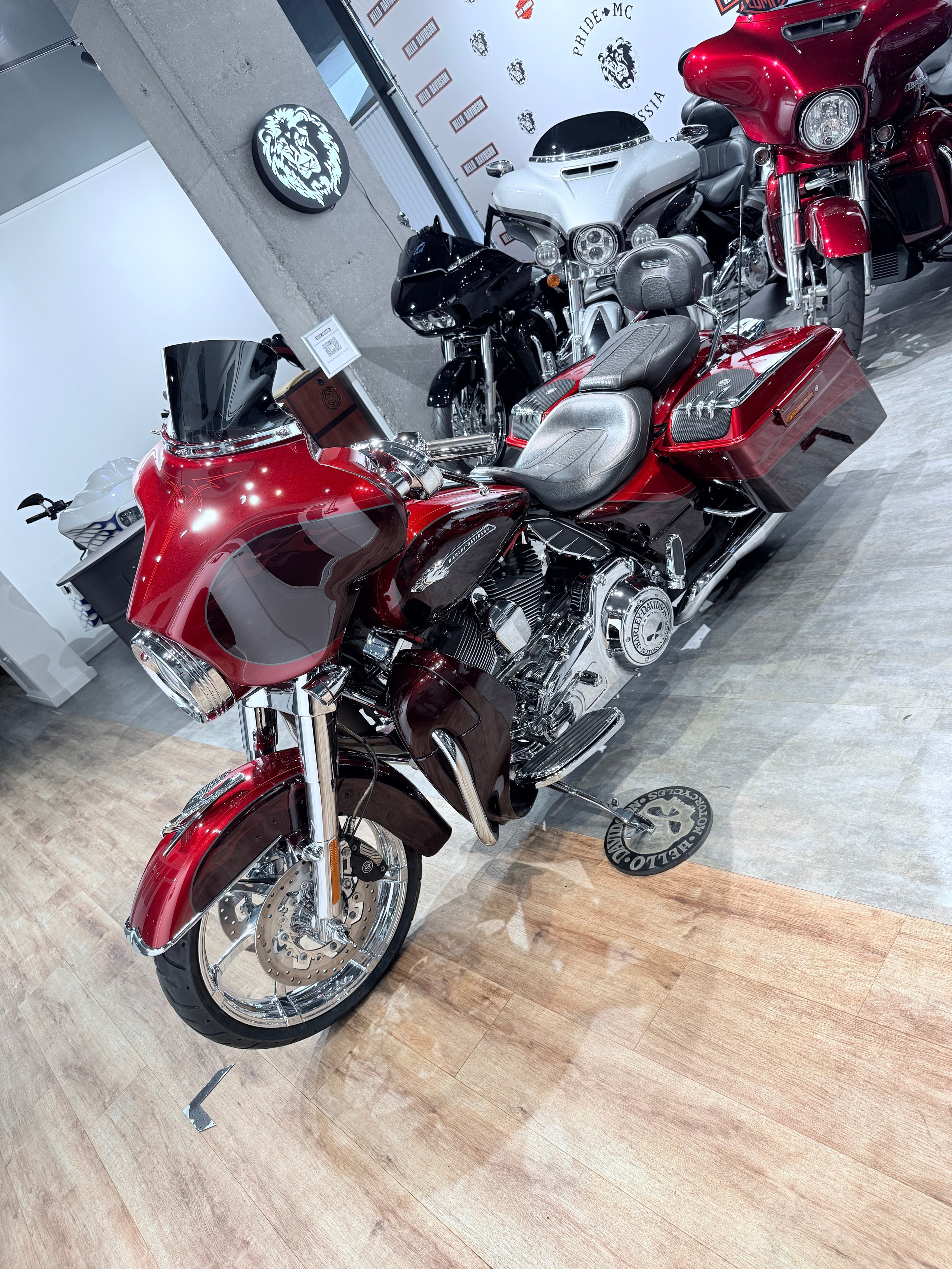 CVO Street Glide (Ruby Red). Hello Davidson, Москва. Только хорошие мотоциклы…